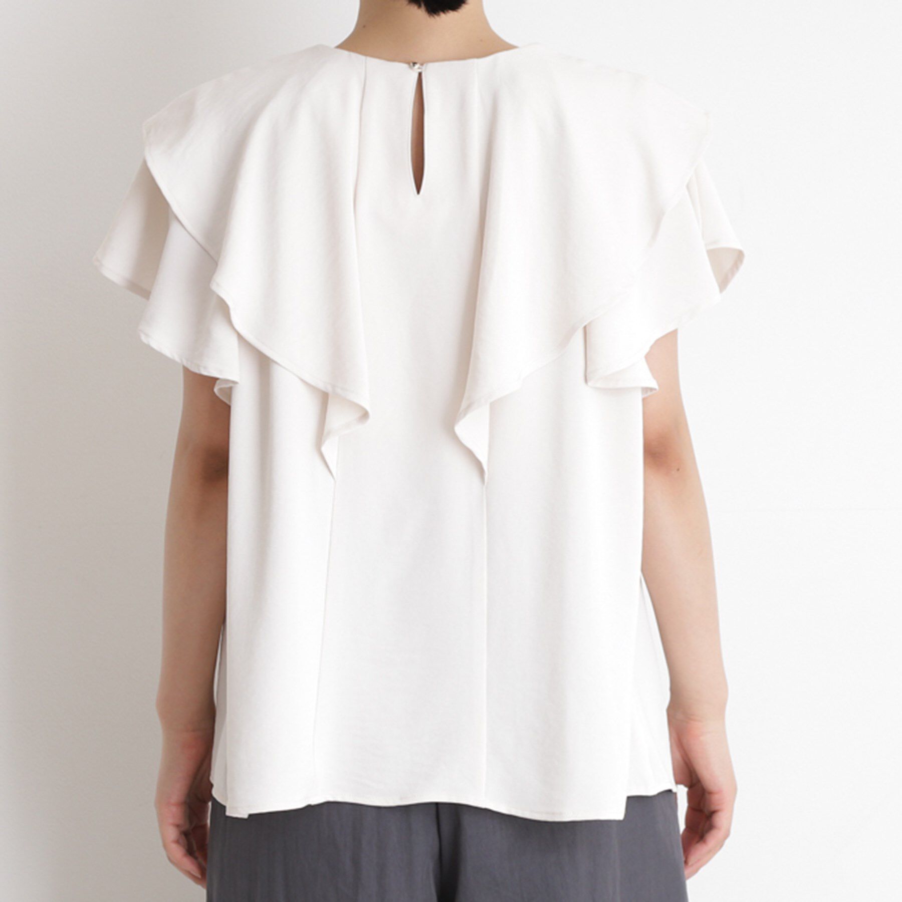 THE SHOP TK「【ONOFF活躍】フリルデザインブラウス/セットアップ可」|シャツ・ブラウス|