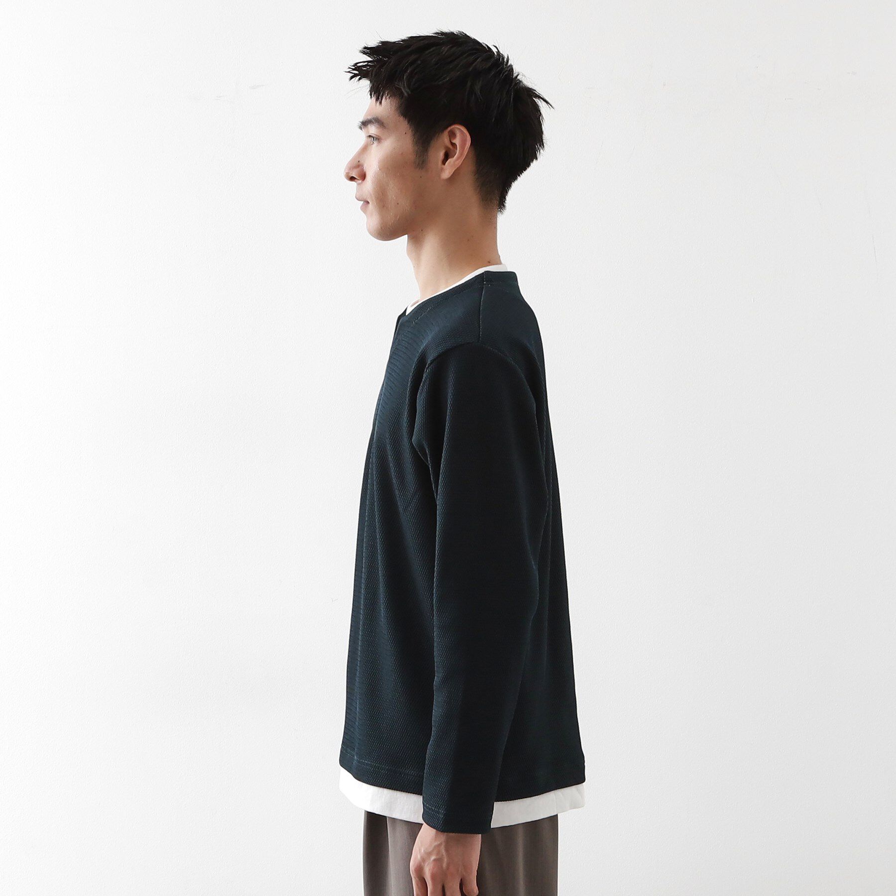 THE SHOP TK「【一枚でコーディネートが完成！】レイヤード風キーネック長袖Tシャツ 洗濯機OK」|Tシャツ・カットソー|