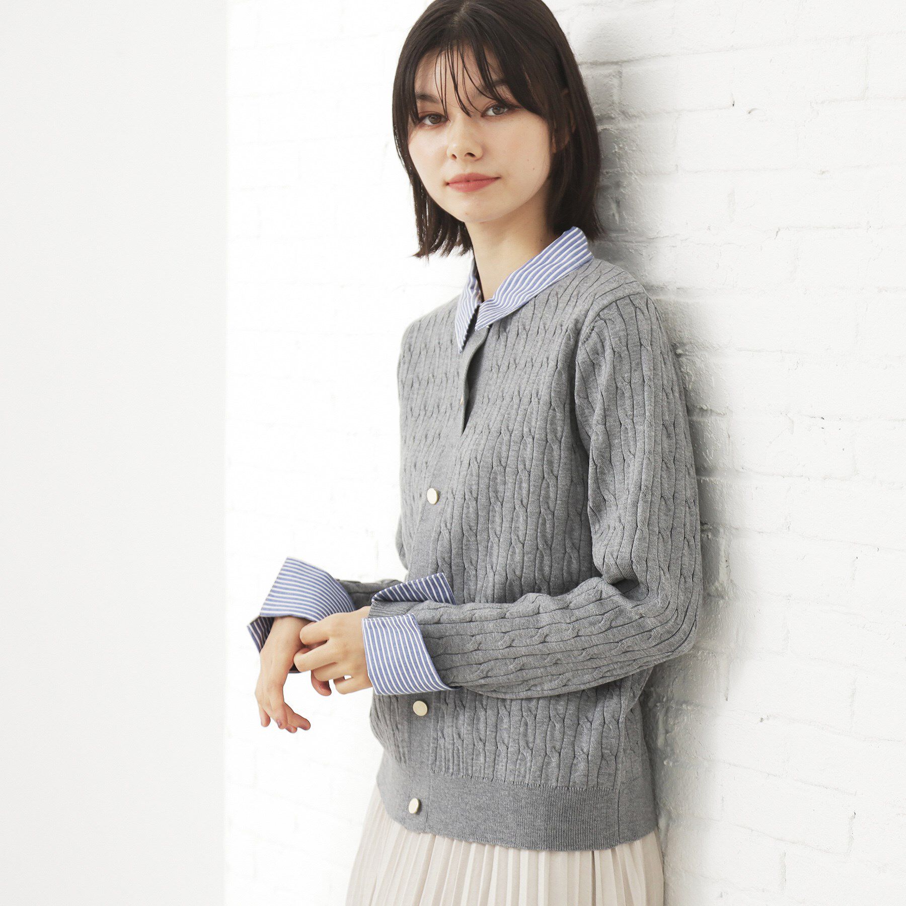 THE SHOP TK「【着るだけでコーデ完成】シャツレイヤード風 ケーブルニット」|ニット・セーター|グレー(012)