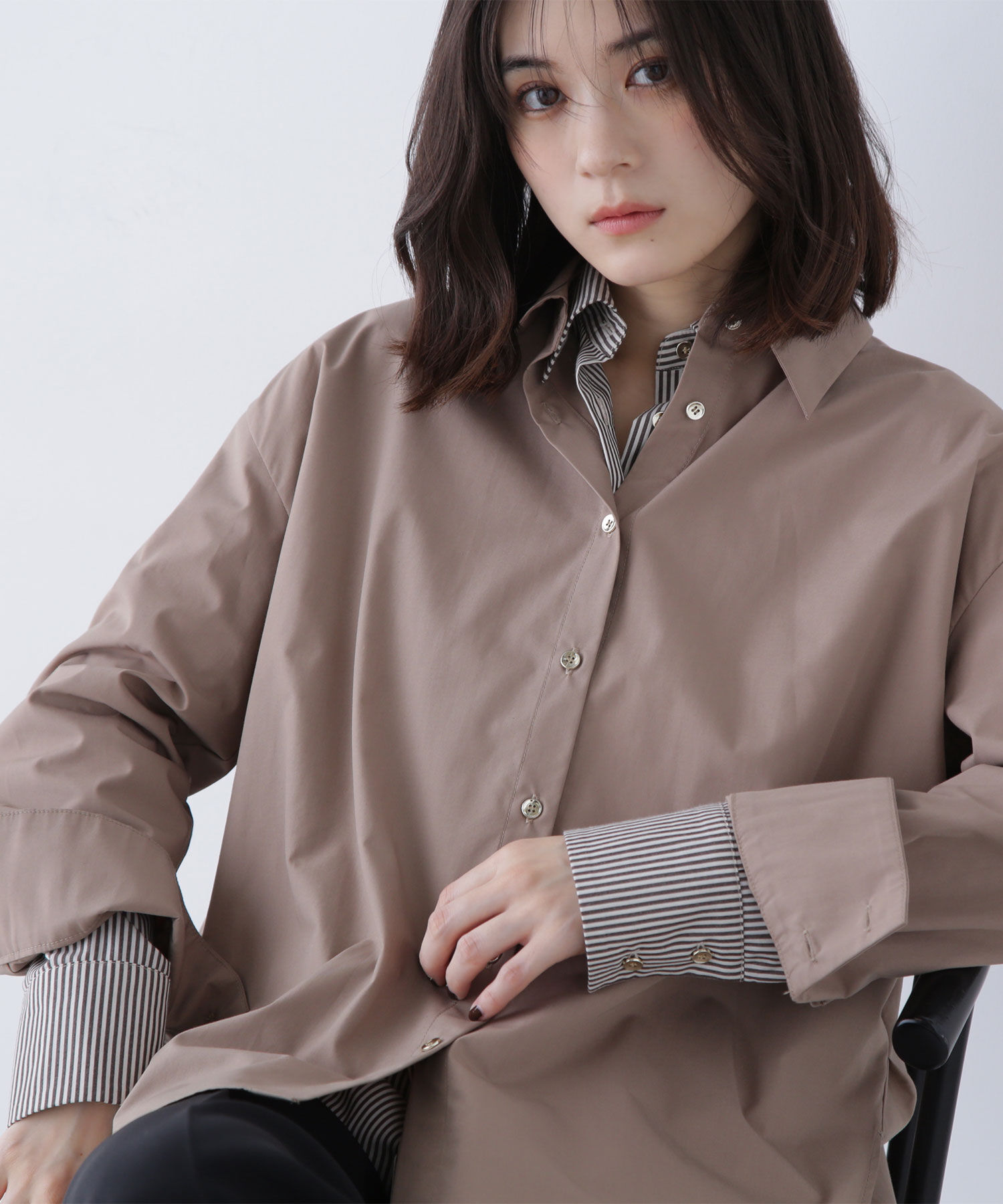  「ゴールドボタンフォルムシャツ」|シャツ・ブラウス|ベージュ