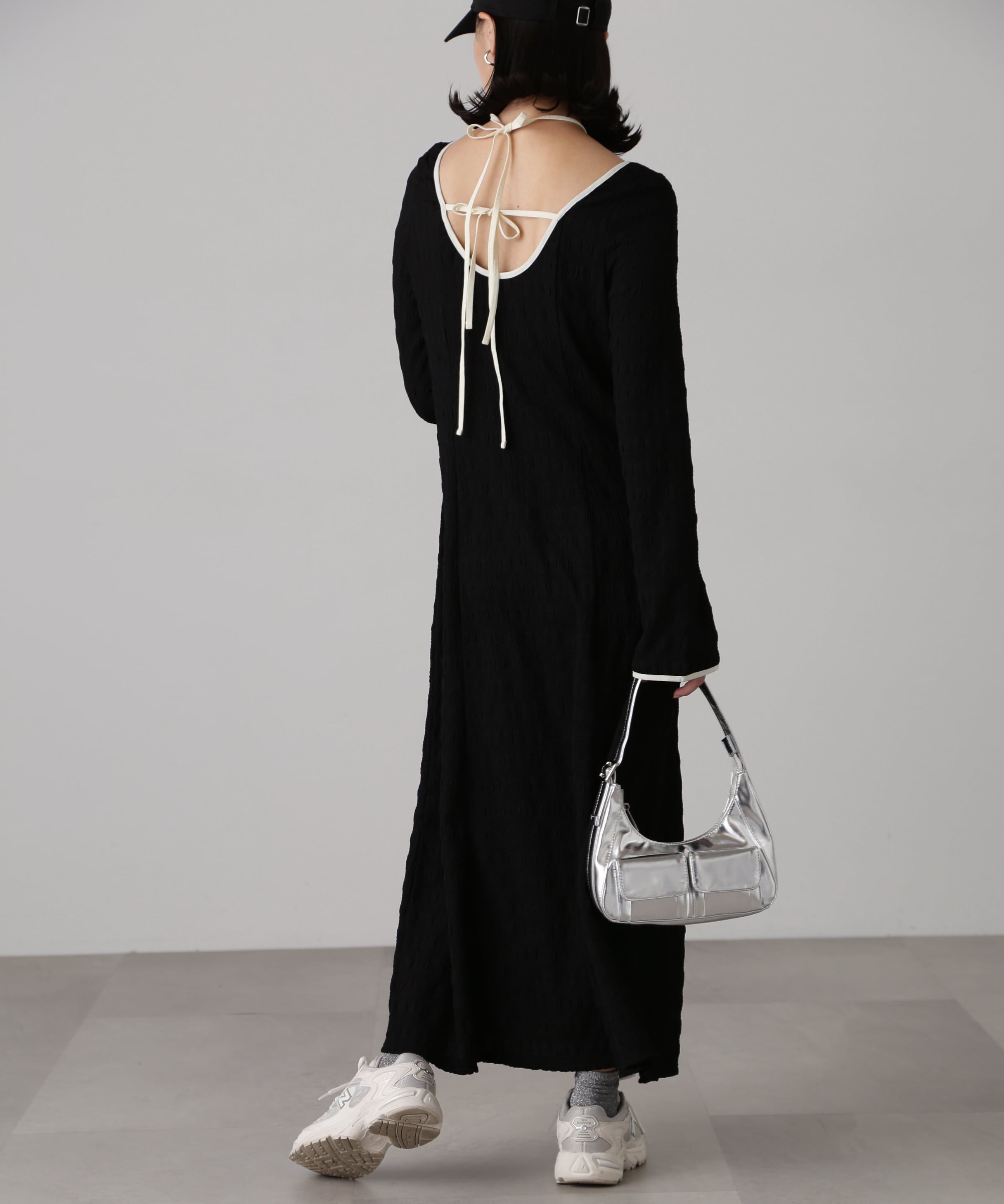  「カットアウトホルターネックワンピース」|ワンピース|ブラック