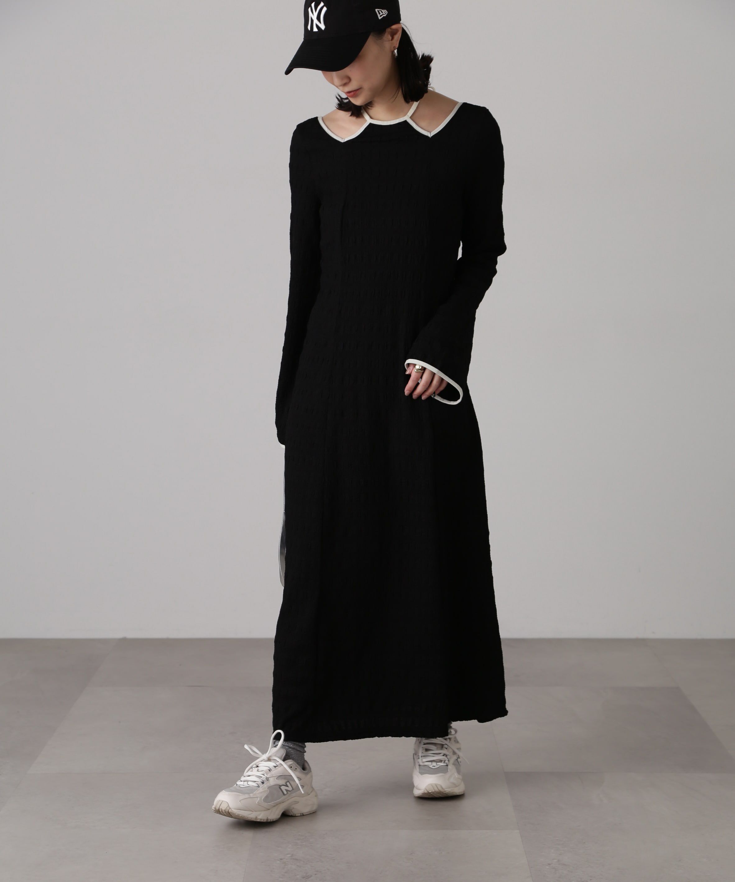  「カットアウトホルターネックワンピース」|ワンピース|