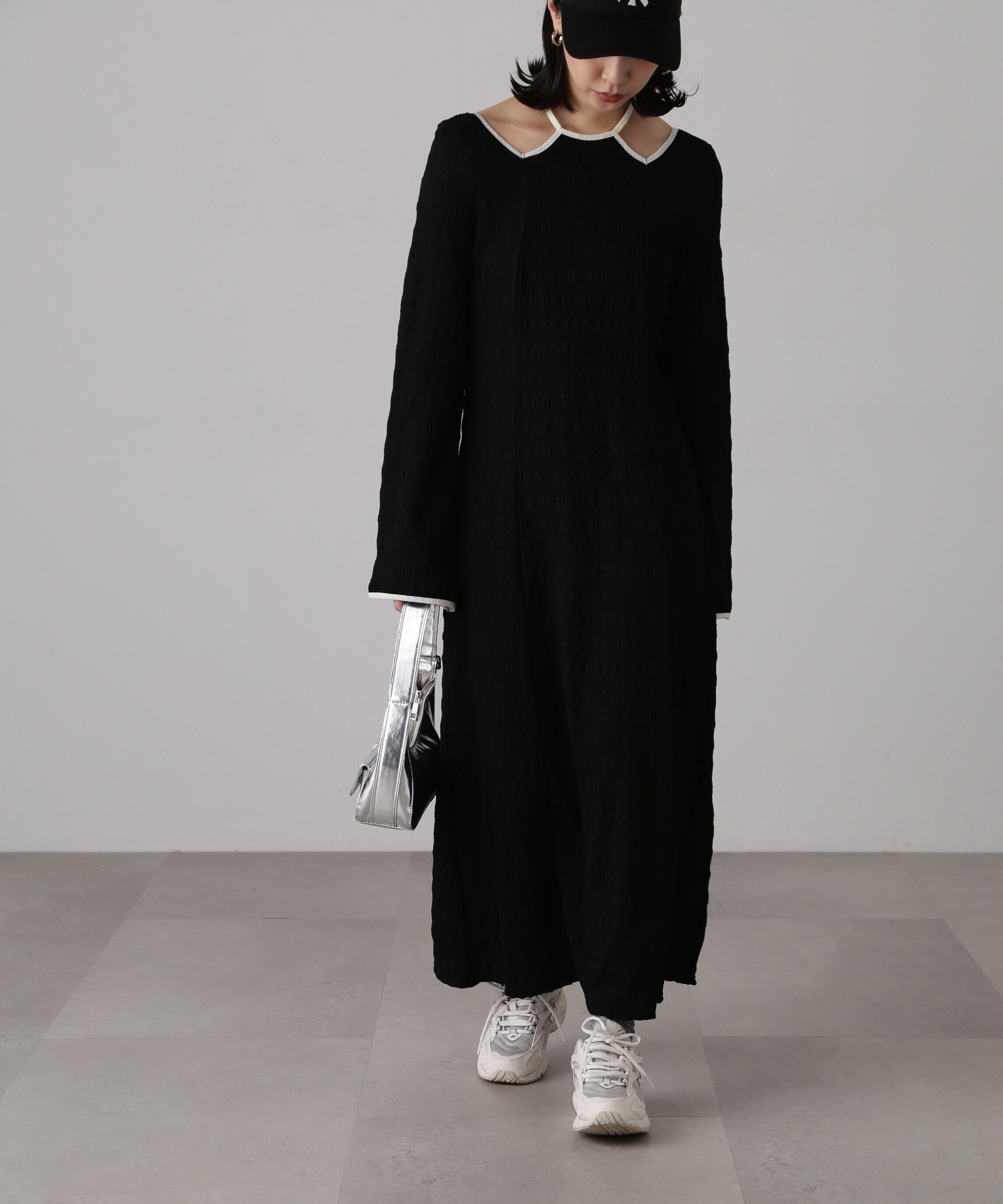  「カットアウトホルターネックワンピース」|ワンピース|