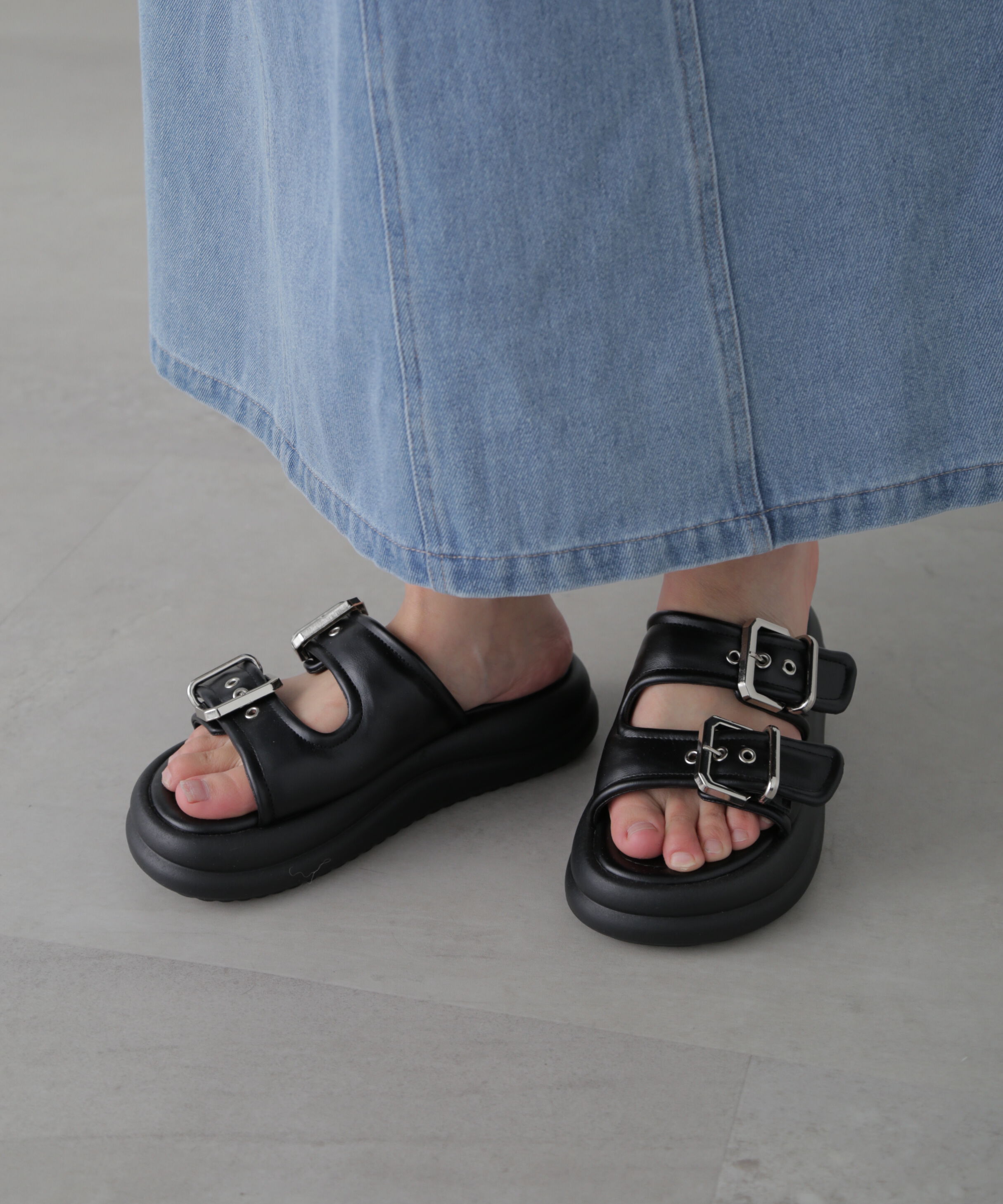  「ハトメバックルサンダル」|その他|