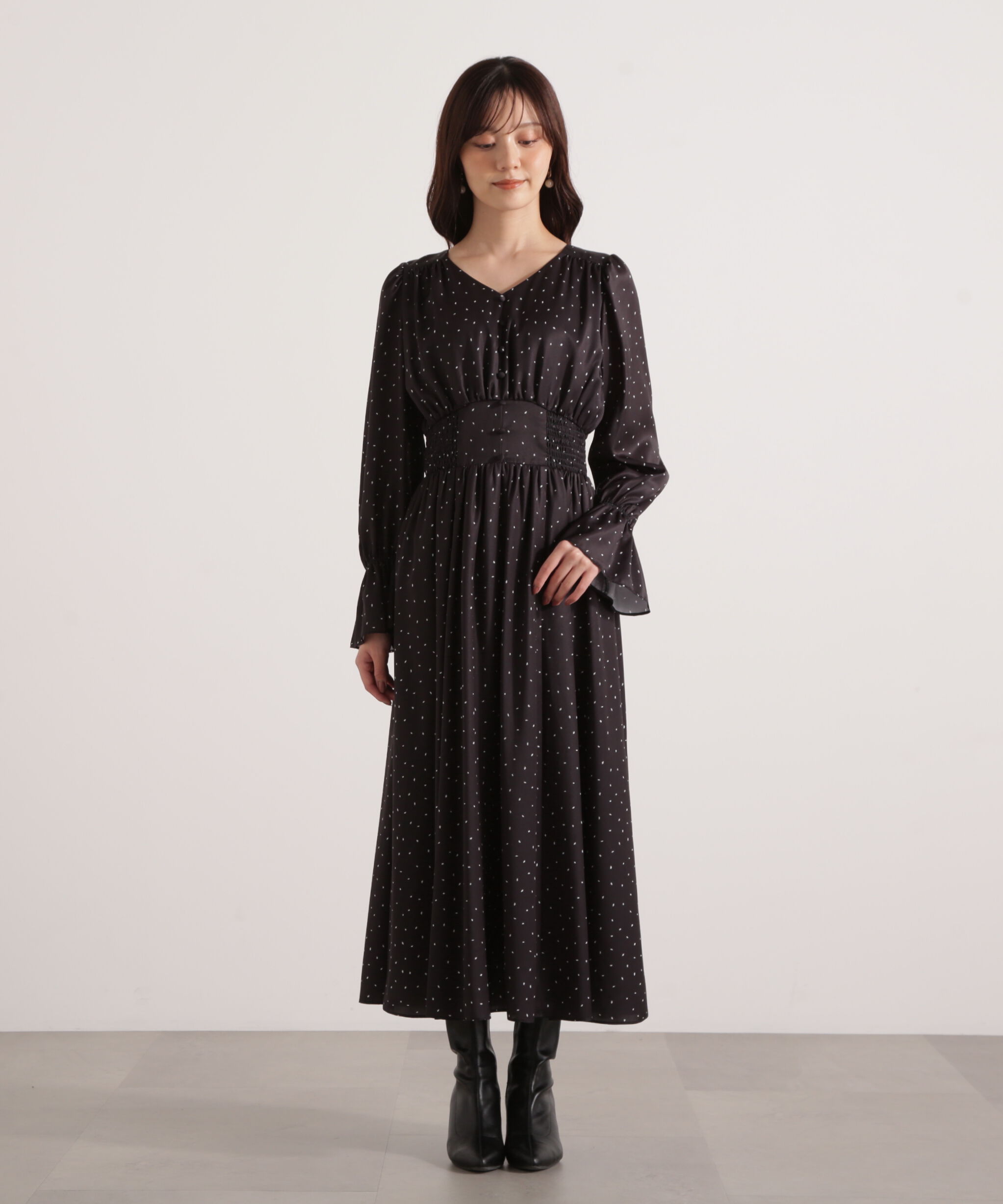 PROPORTION BODY DRESSING「クルミ釦付きギャザーワンピース 25AW」|ワンピース|