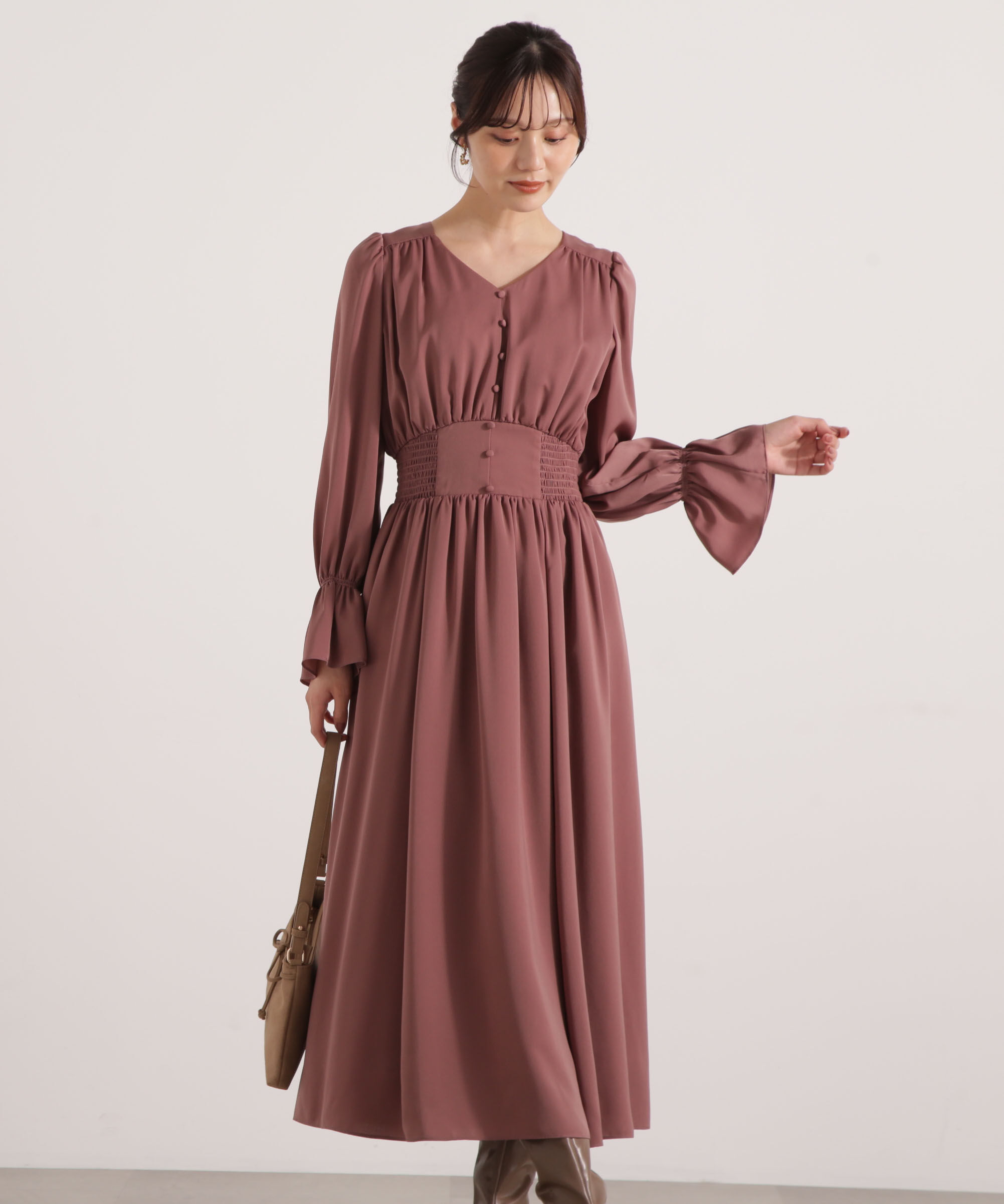 PROPORTION BODY DRESSING「クルミ釦付きギャザーワンピース 25AW」|ワンピース|