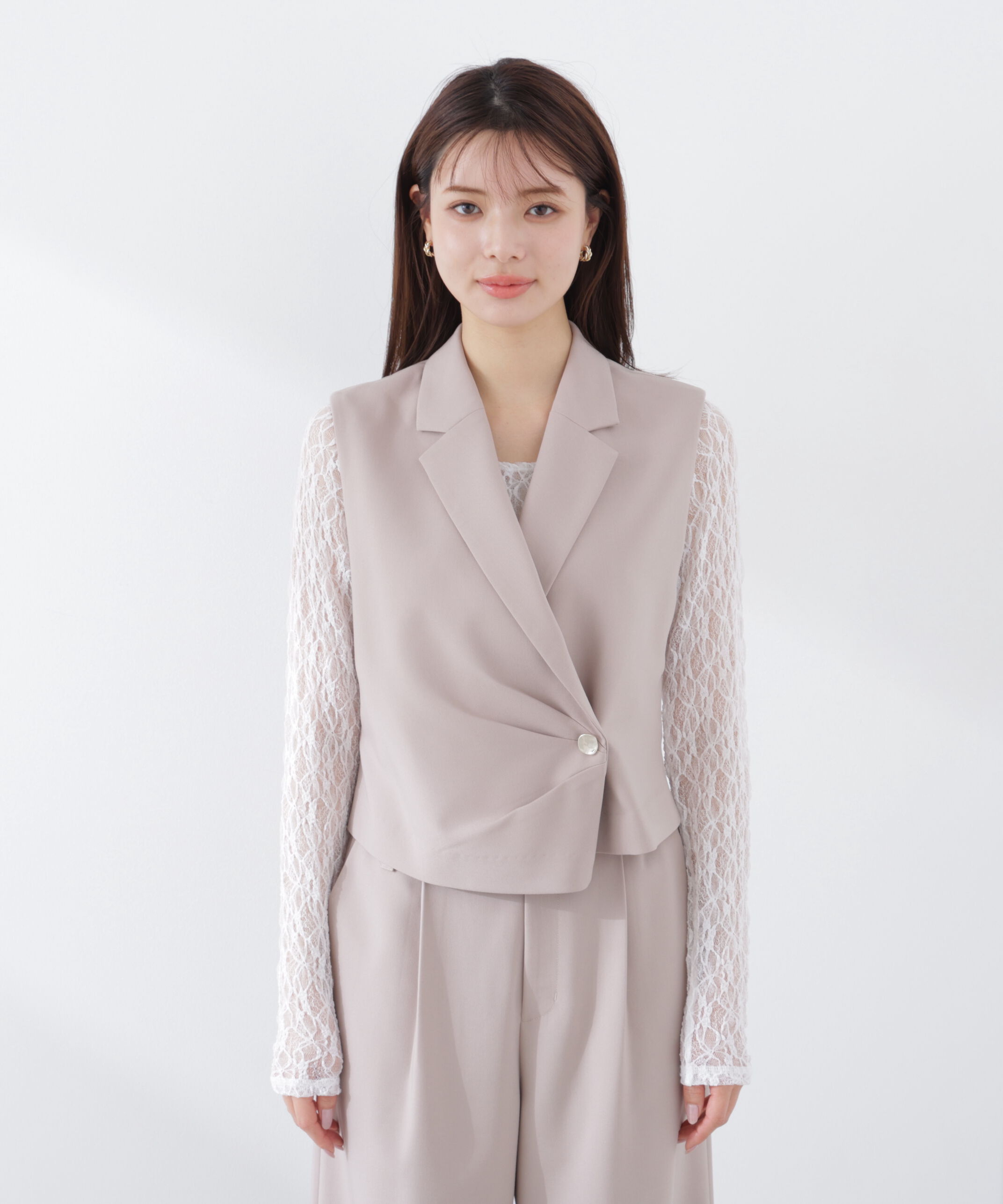 PROPORTION BODY DRESSING「タックアシメジレ　26SS」|ブルゾン・スタジャン|