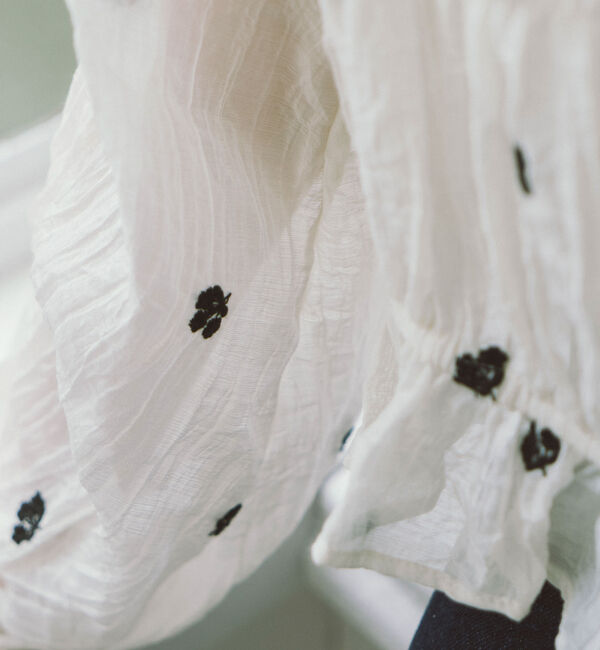 archives「花柄刺繍ギャザーブラウス」|シャツ・ブラウス|