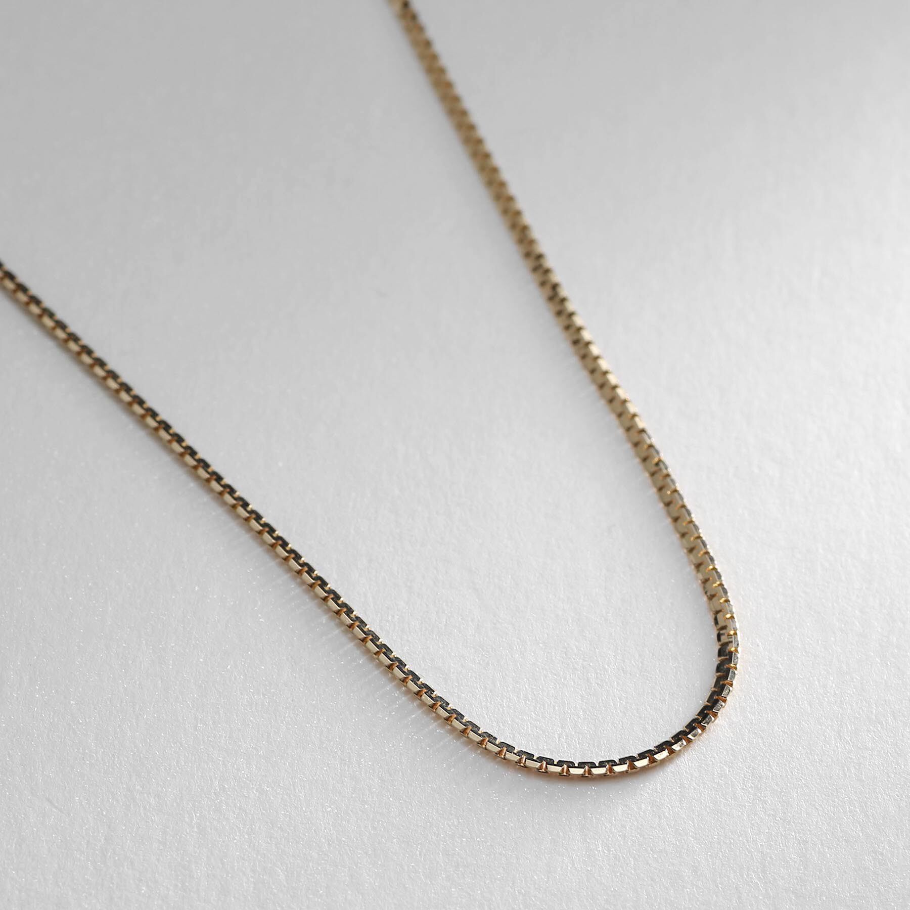 COCOSHNIK「K10ベネチアンフラット ネックレス」|ネックレス|