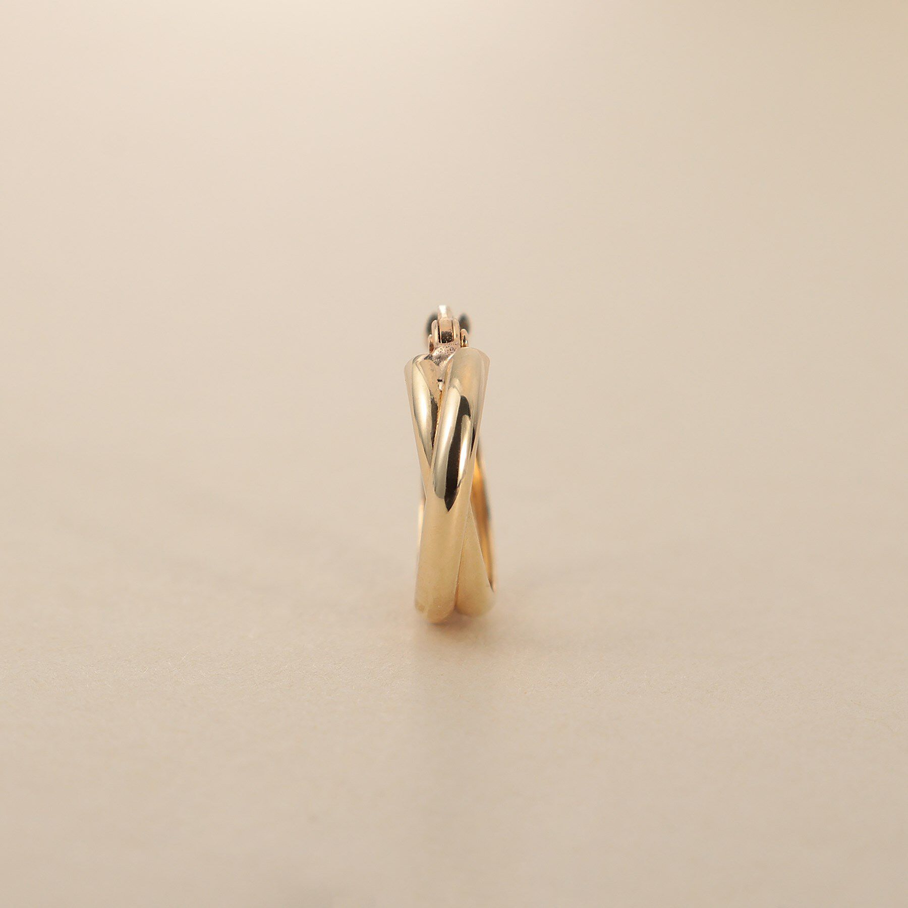 COCOSHNIK ONKITSCH「K10ドームクロスフープピアス」|ピアス|