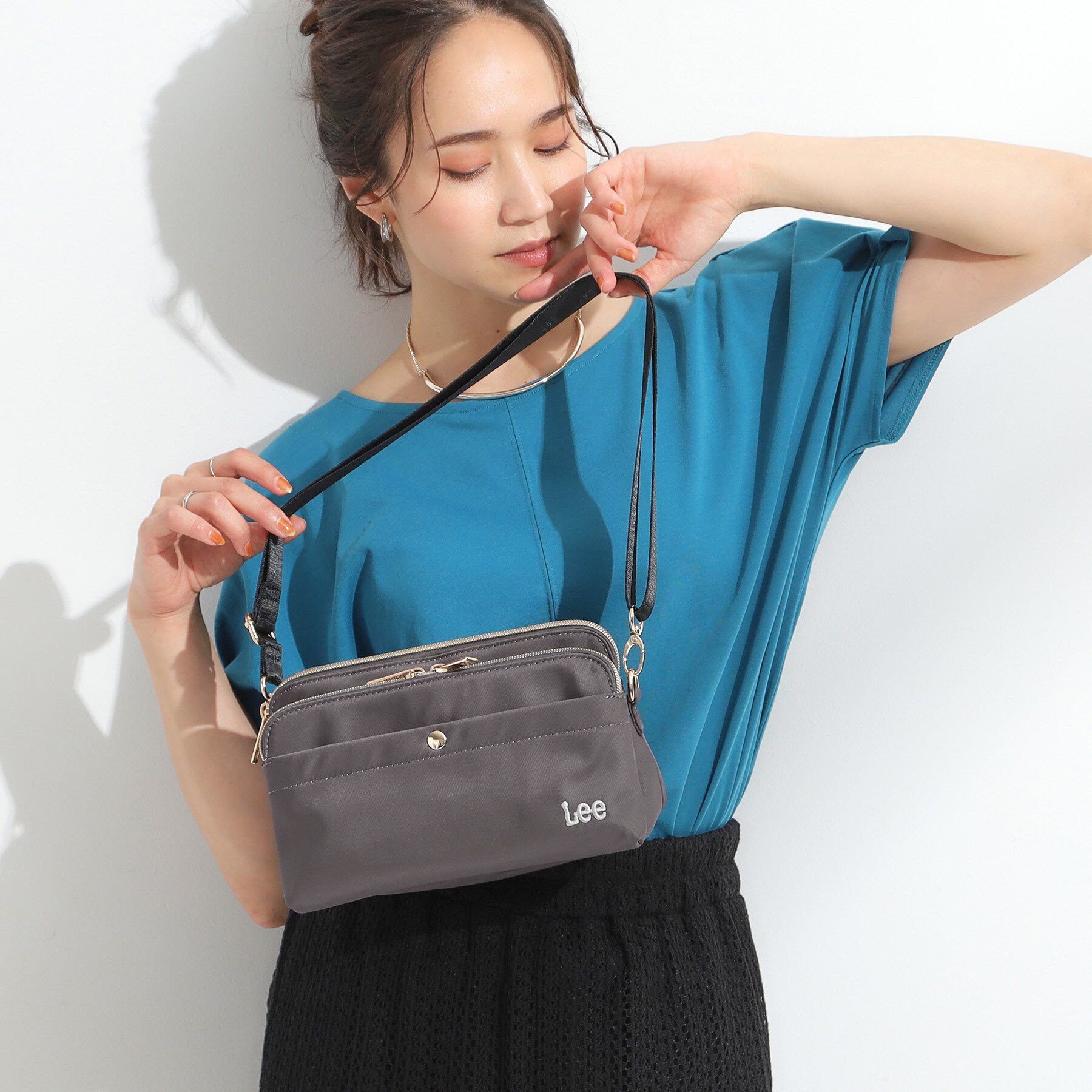 SHOO･LA･RUE「【Lee別注／撥水】2層ショルダーバッグ」|ショルダー・メッセンジャー|チャコールグレー(0