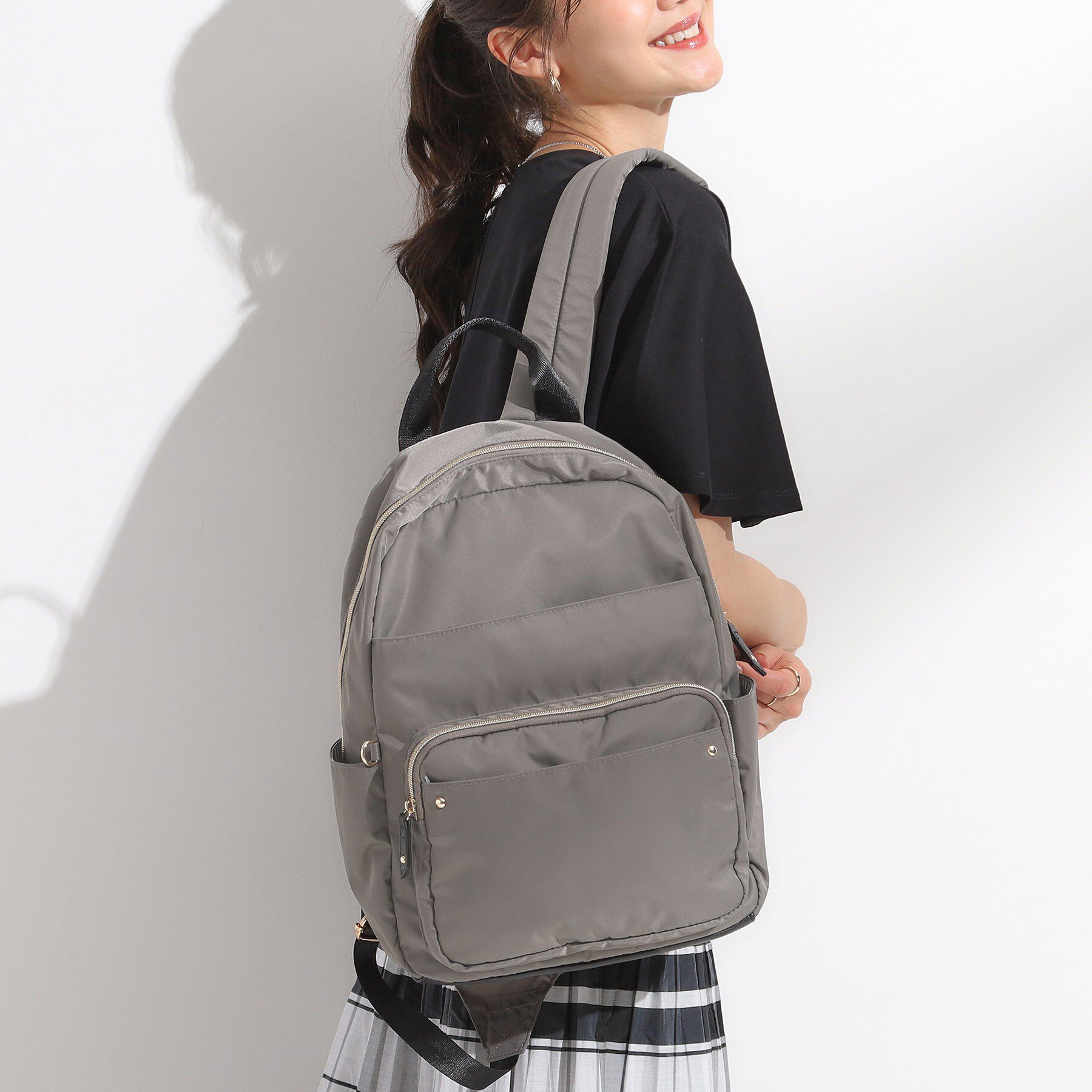 SHOO･LA･RUE「【撥水】整理整頓できちゃうリュック【低反発ショルダー】」|リュック|グレー(012)