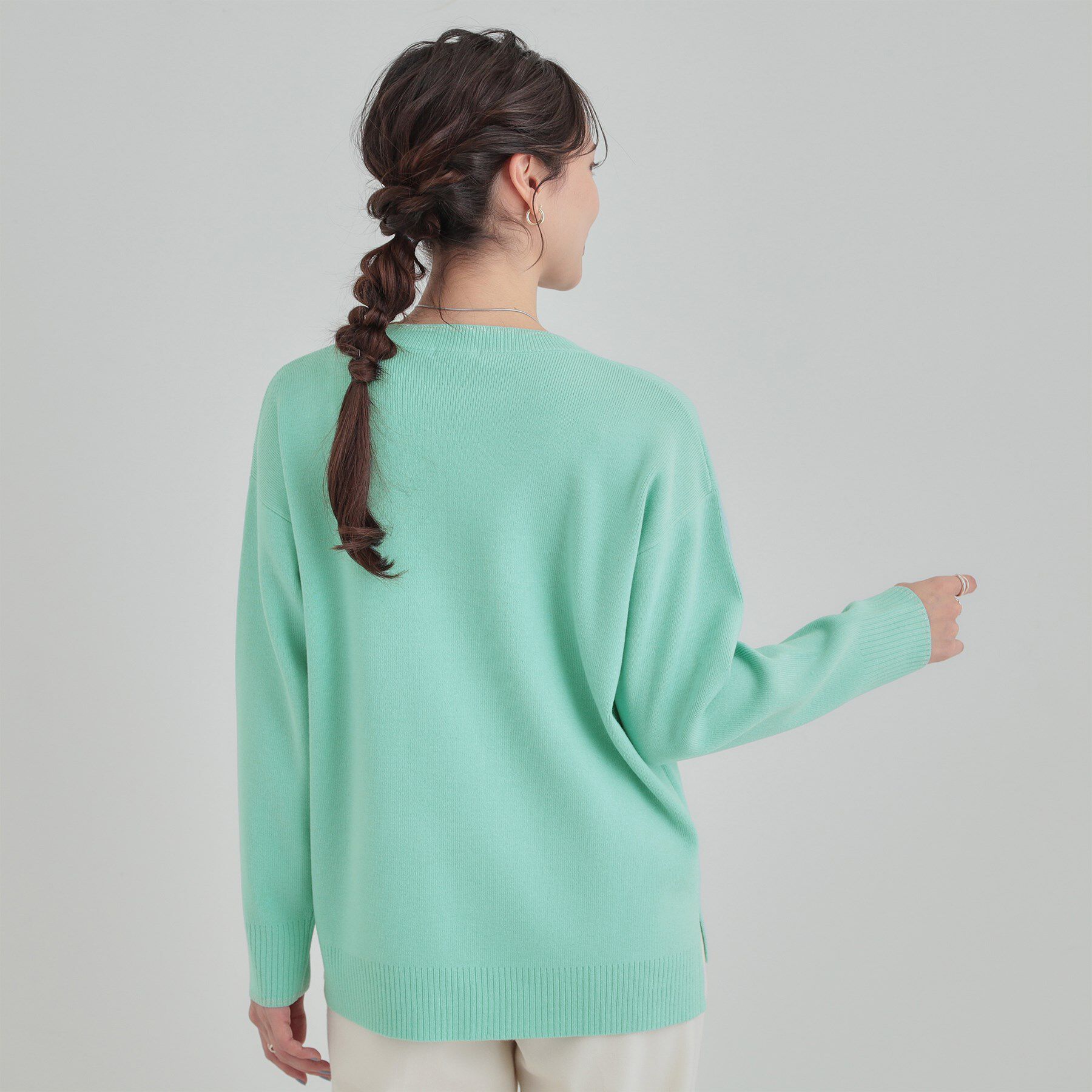 SHOO･LA･RUE「【洗濯機可/セットアップ可/毛玉になりにくい】さりげないラメ使いで差をつける クルーネックニット」|ニット・セーター|