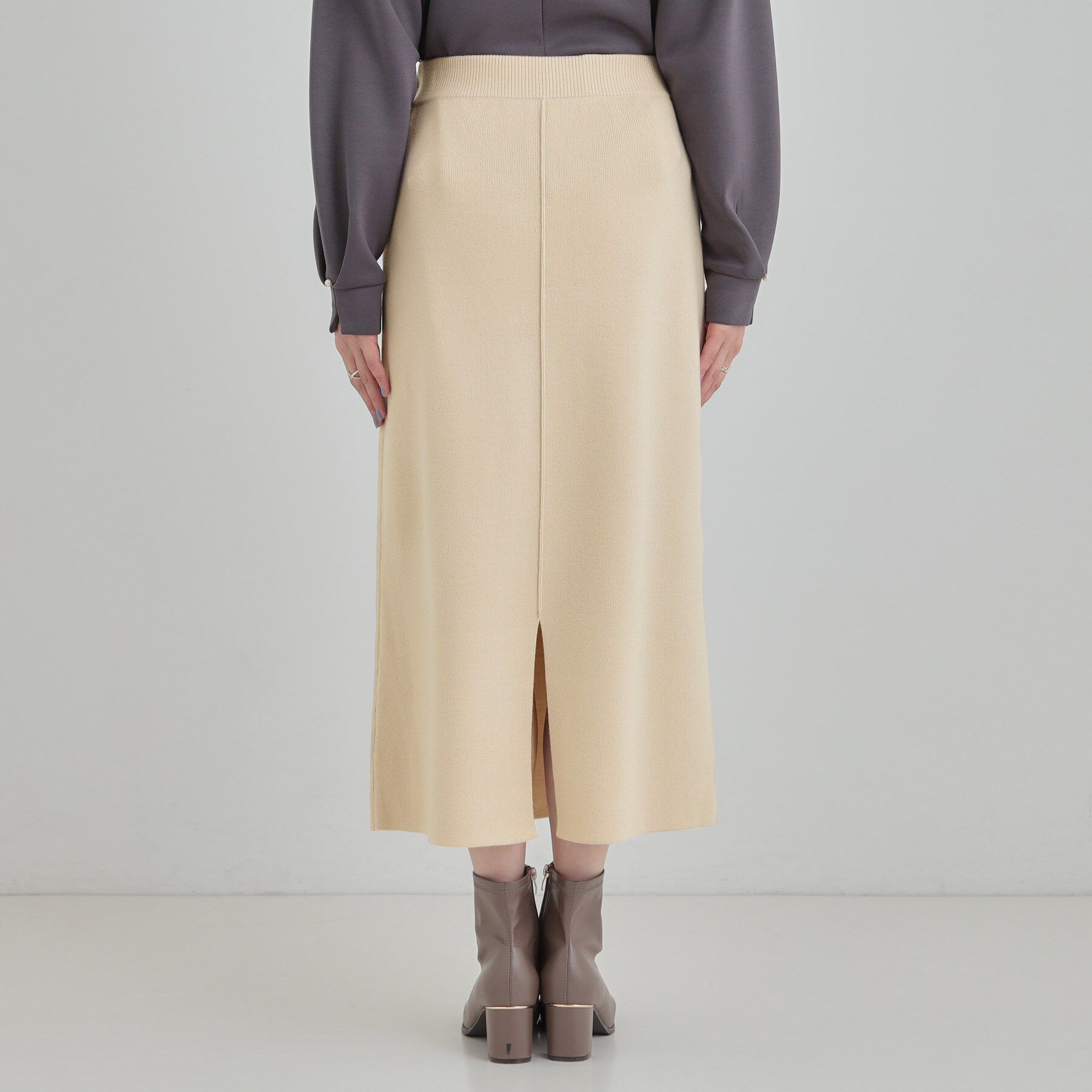 SHOO･LA･RUE「【洗濯機可/セットアップ可/毛玉になりにくい】心地よく穿ける ニットナロースカート」|スカート|