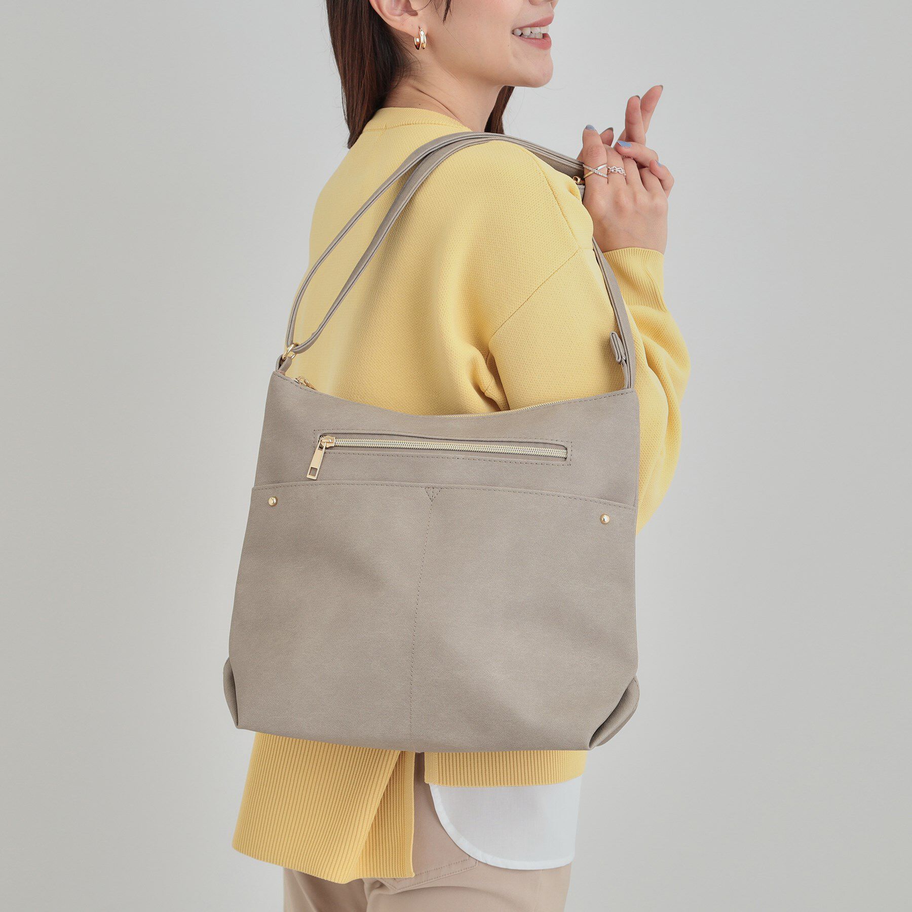 SHOO･LA･RUE「【選べる6色】フロントWポケットショルダーバッグ」|ショルダー・メッセンジャー|グレー(012)