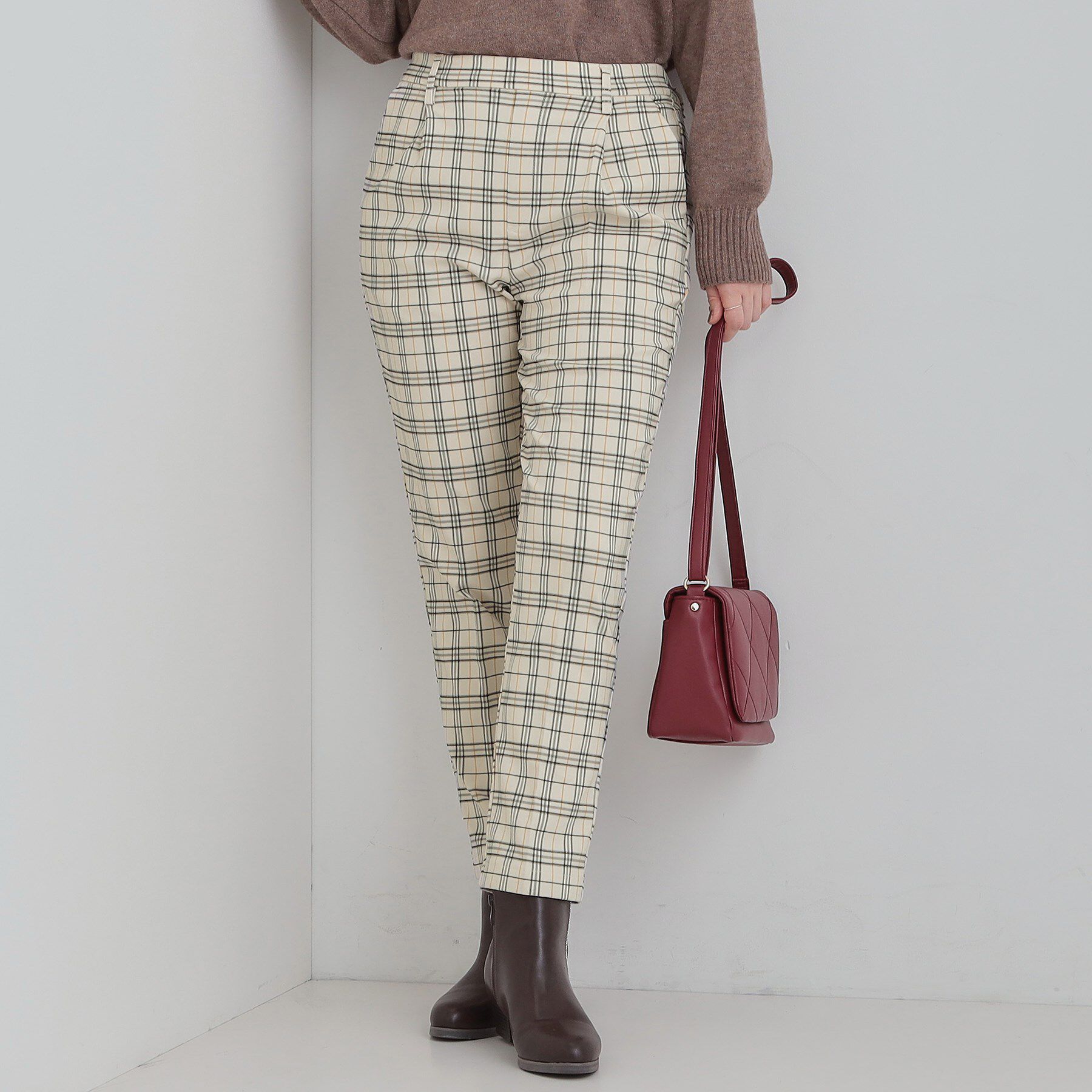 SHOO･LA･RUE「【洗濯機可/S-LL】すっきり上品に テーパードパンツ」|その他|グレー(212)