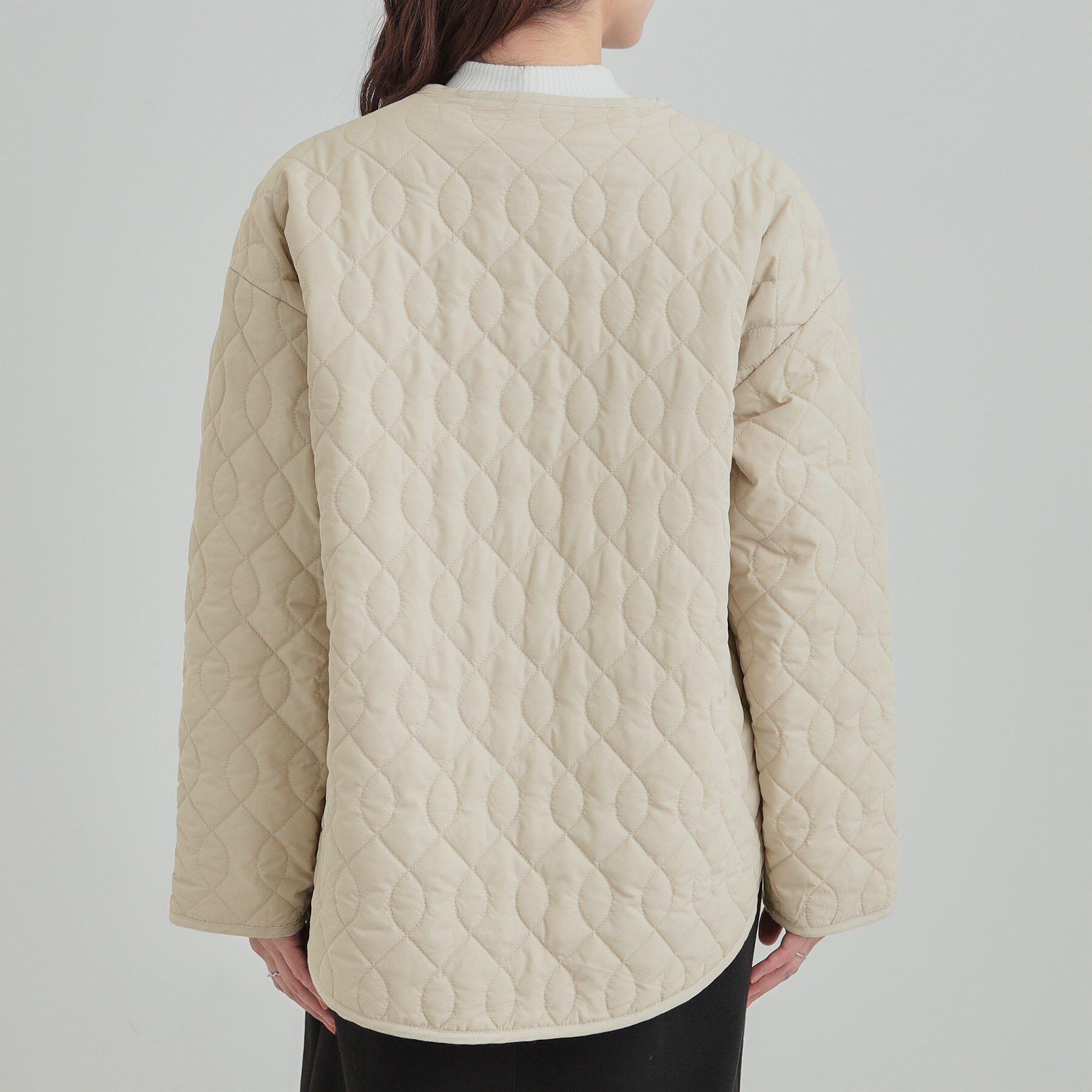 SHOO･LA･RUE「【洗濯機可/S-LL/撥水】ゴールドパーツで上品に 大人が着たい ノーカラーキルトジャケット」|ノーカラージャケット|