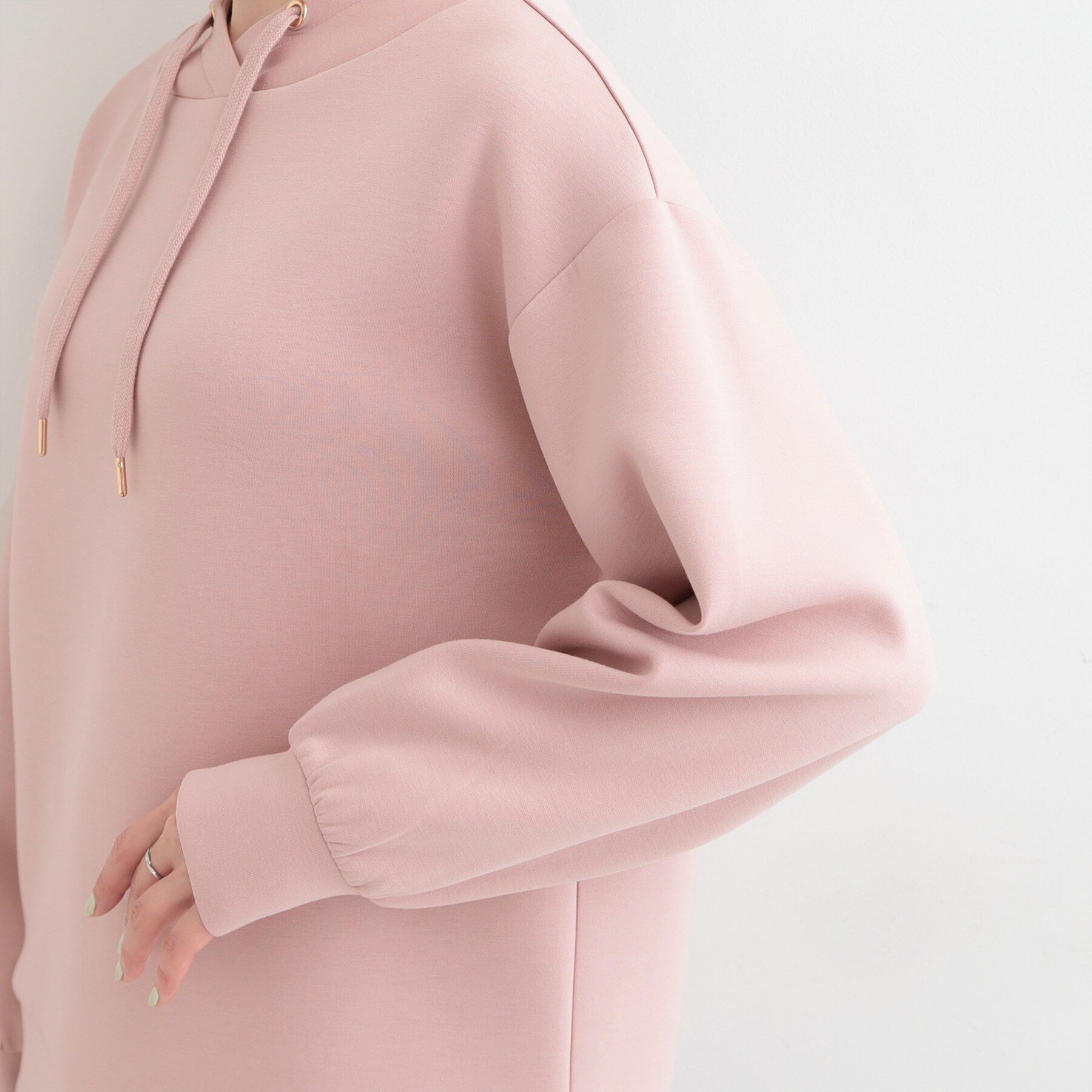 SHOO･LA･RUE「もちさらなめらかタッチ 大人が楽を叶える、パーカ風トップス」|Tシャツ・カットソー|