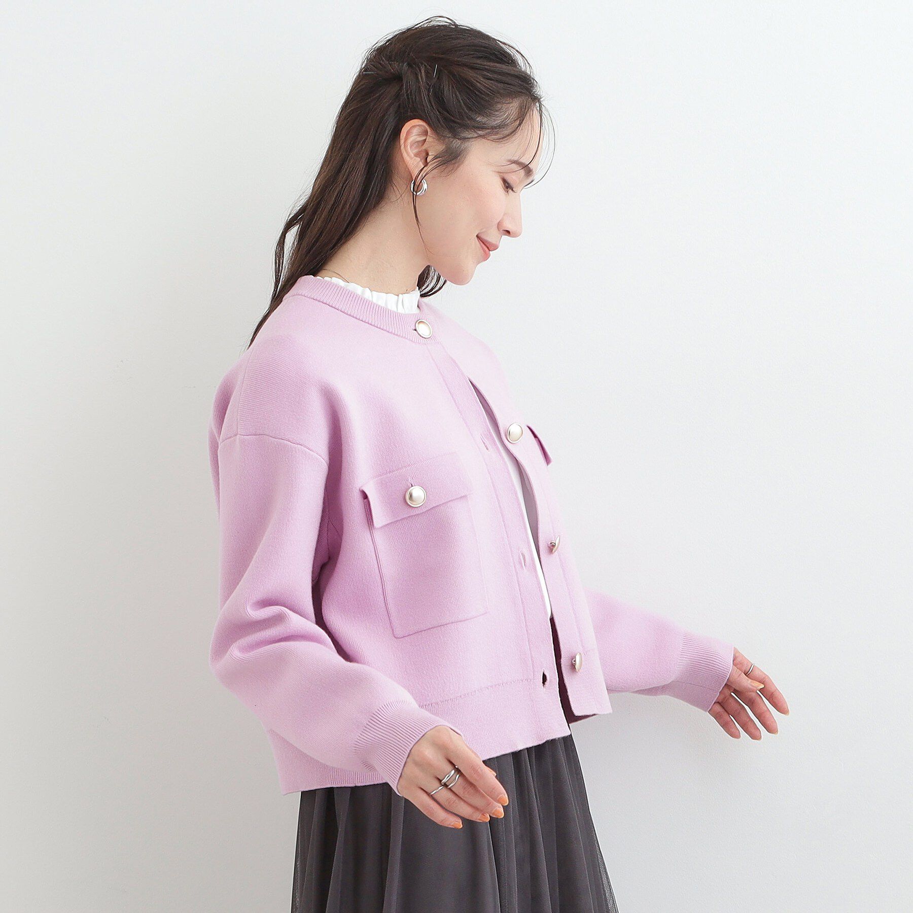 SHOO･LA･RUE「【洗濯機可/S-LL】金ボタンが華やかさを演出 ニットカーディガン」|カーディガン|