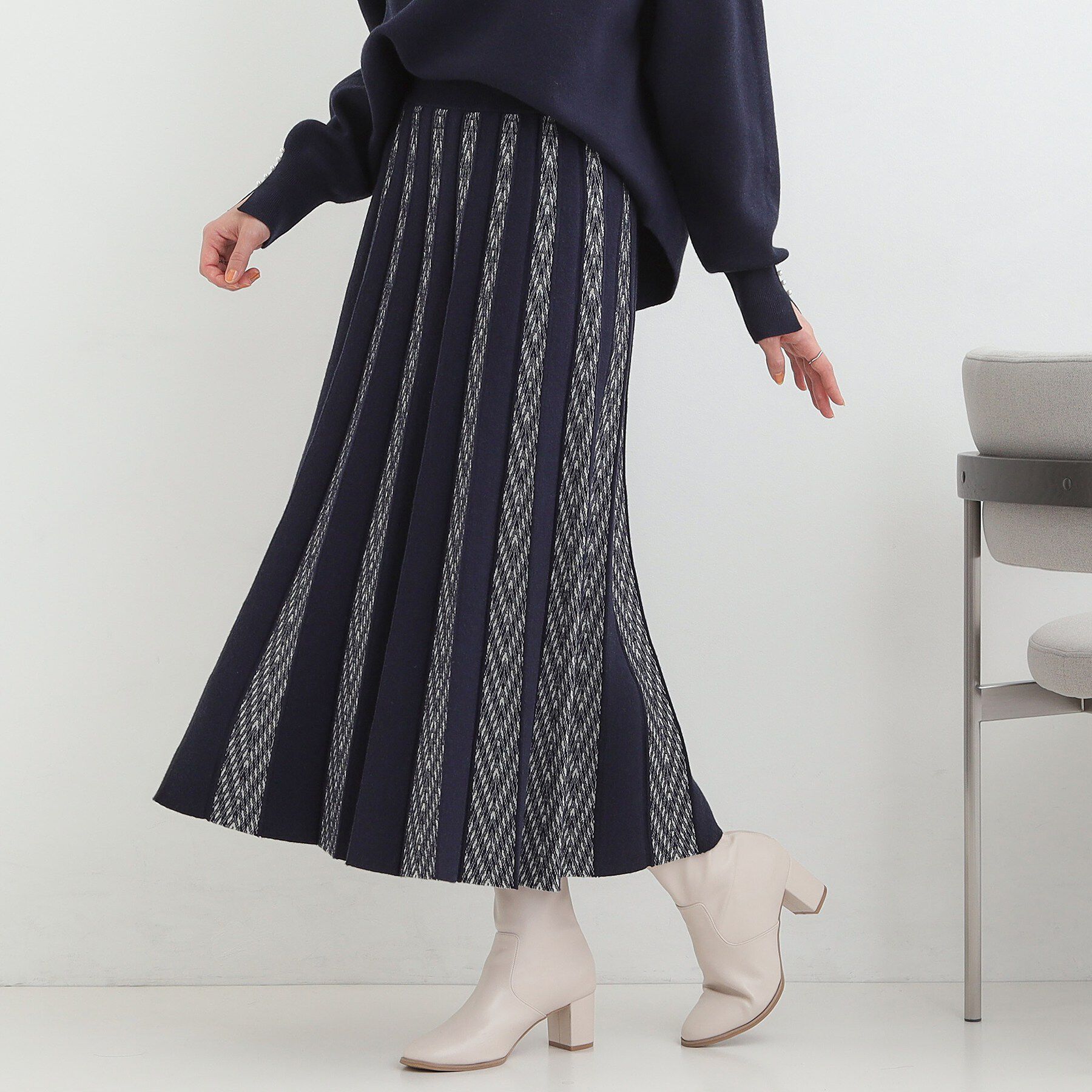 SHOO･LA･RUE「【洗濯機可/セットアップ可／S-LL】新色追加 女性らしさ際立つ もちもちニットスカート」|スカート|ネイビー(394)