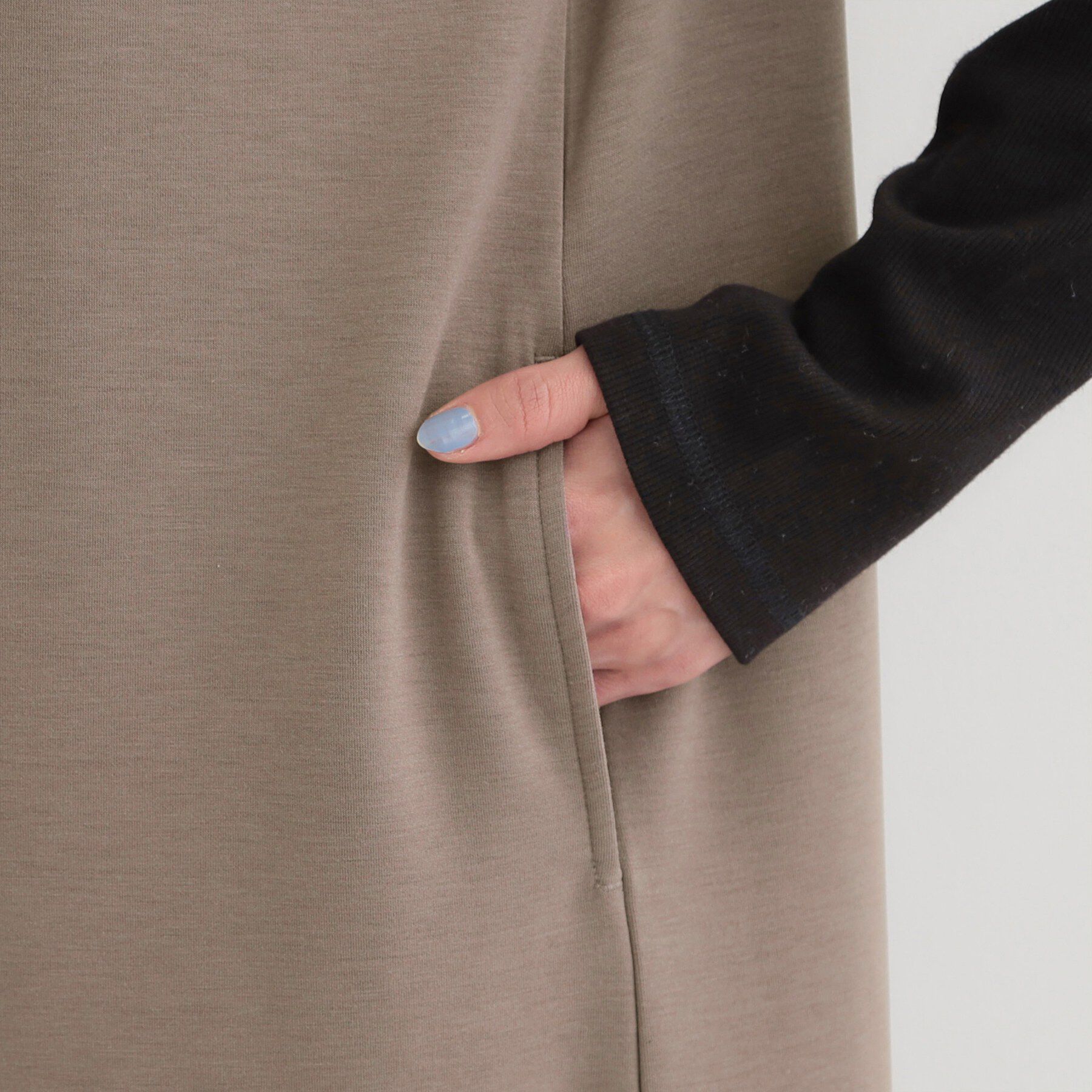 SHOO･LA･RUE「【洗濯機可】なめらかタッチ ハーフジップ Vネックジャンパースカート」|ワンピース|