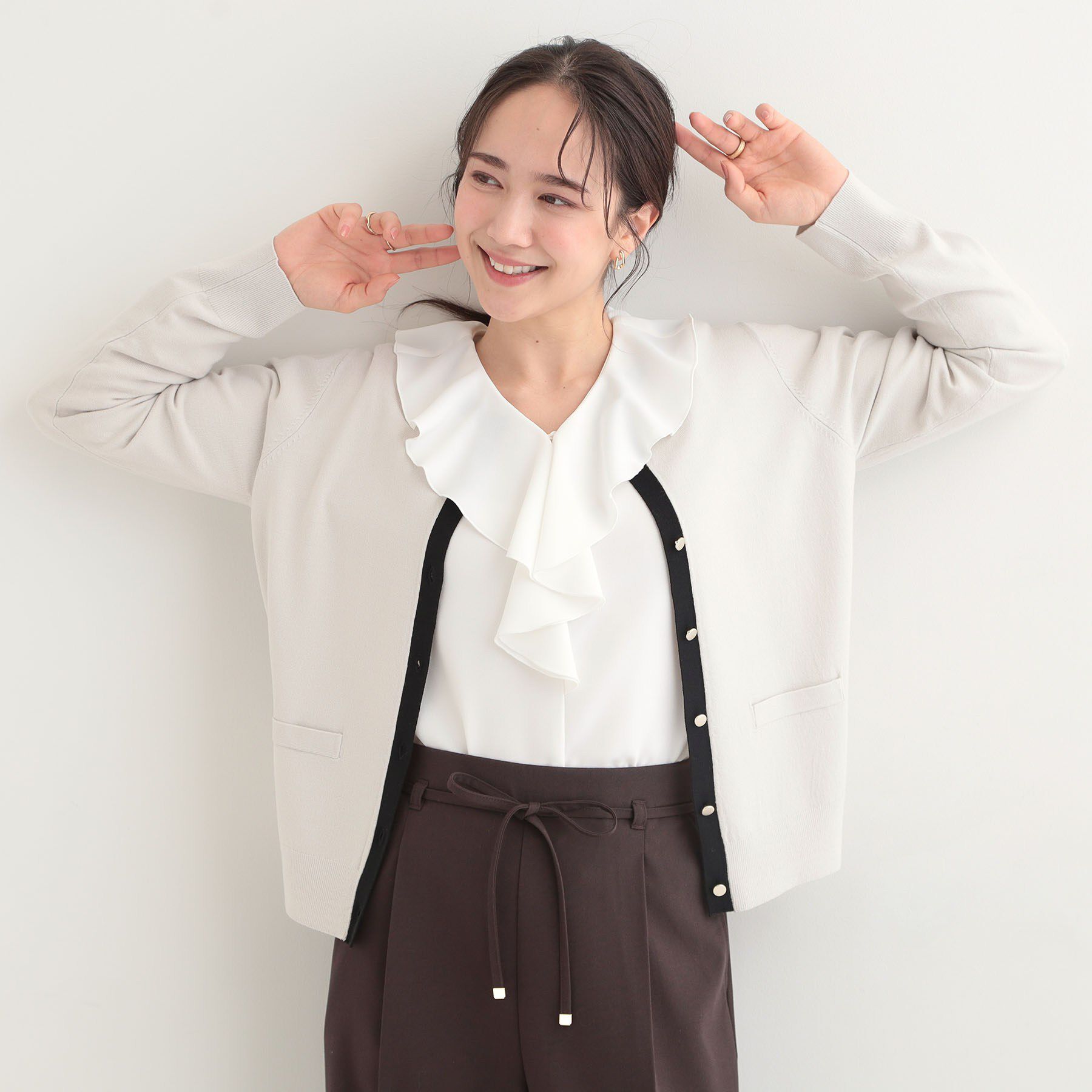 SHOO･LA･RUE「【洗濯機可/S-LL/アンサンブル可】パールボタンが上品　華やぎ配色カーディガン」|カーディガン|