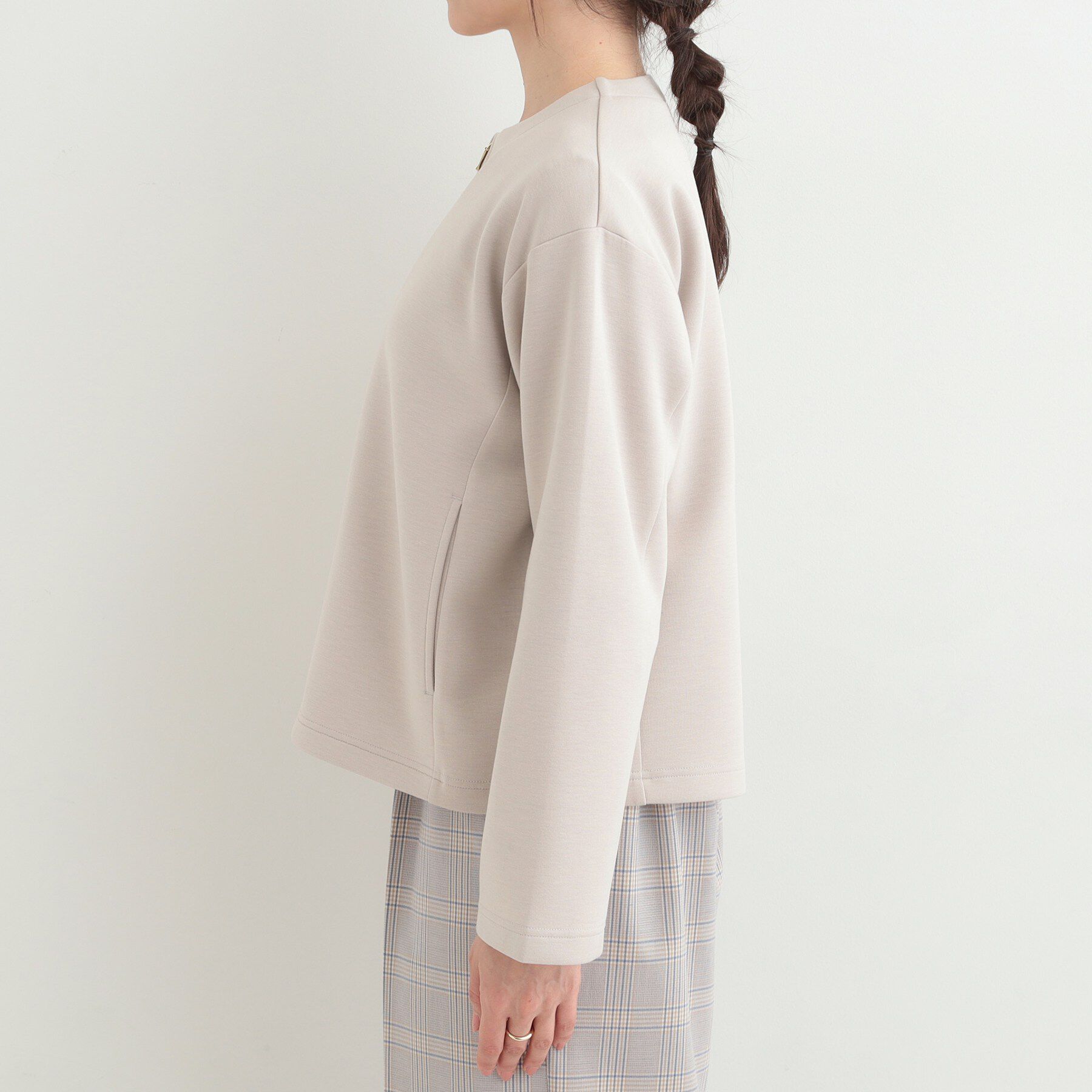 SHOO･LA･RUE「【セットアップ可/S-LL/なめらかタッチ】大人のきれいめスタイルに ノーカラージップブルゾン」|ブルゾン・スタジャン|