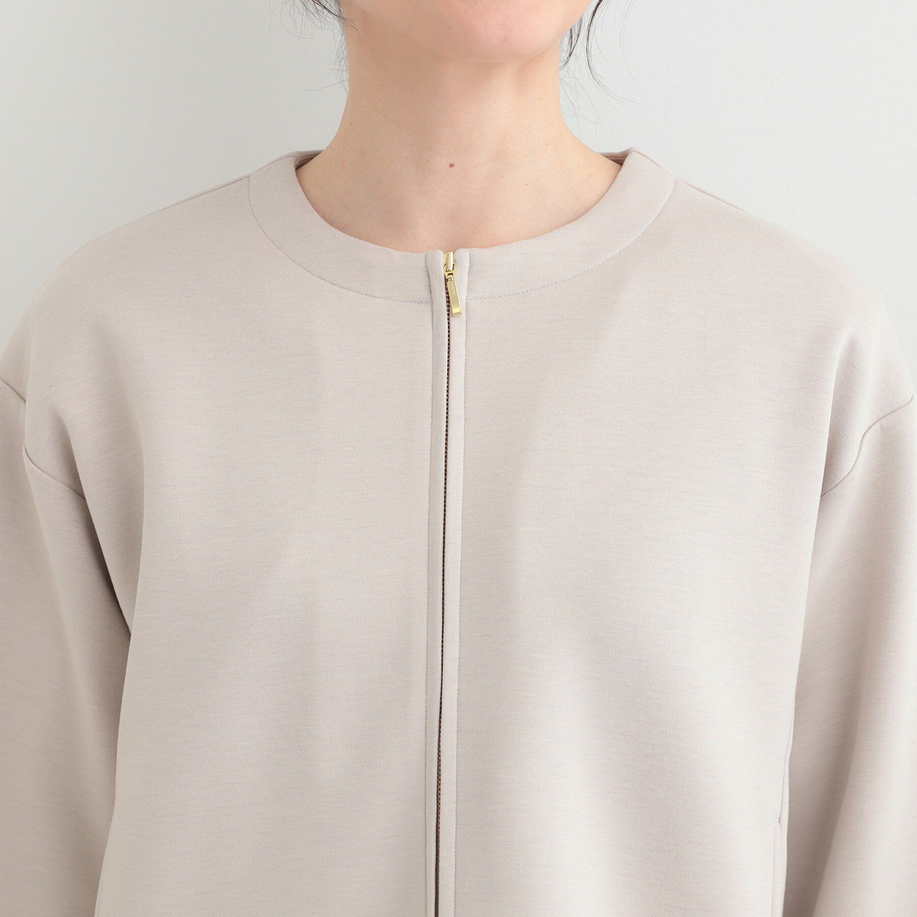 SHOO･LA･RUE「【セットアップ可/S-LL/なめらかタッチ】大人のきれいめスタイルに ノーカラージップブルゾン」|ブルゾン・スタジャン|