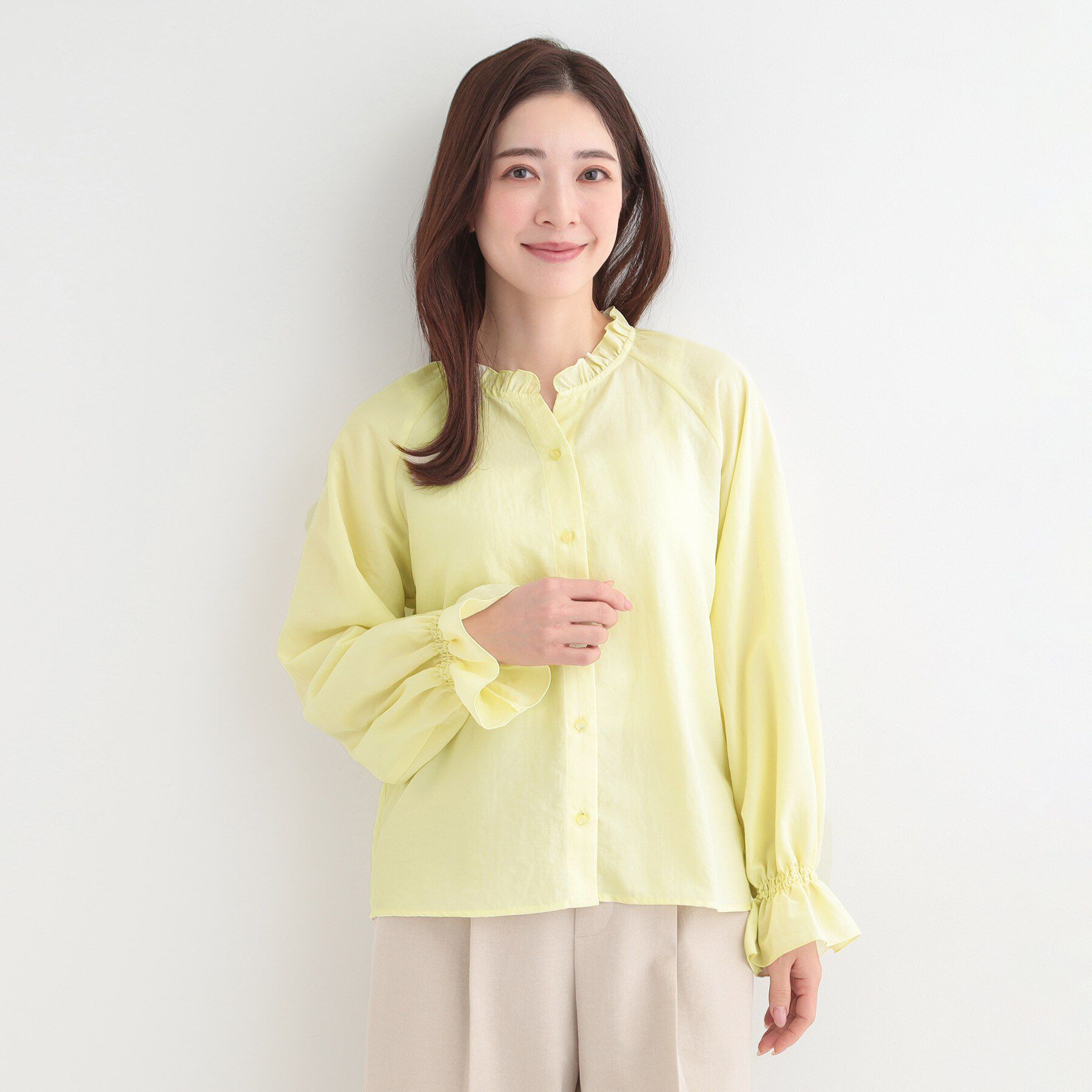 SHOO･LA･RUE「【洗濯後しわになりにくい/S-LL/UV】大人上品な フリル襟ブラウス」|シャツ・ブラウス|