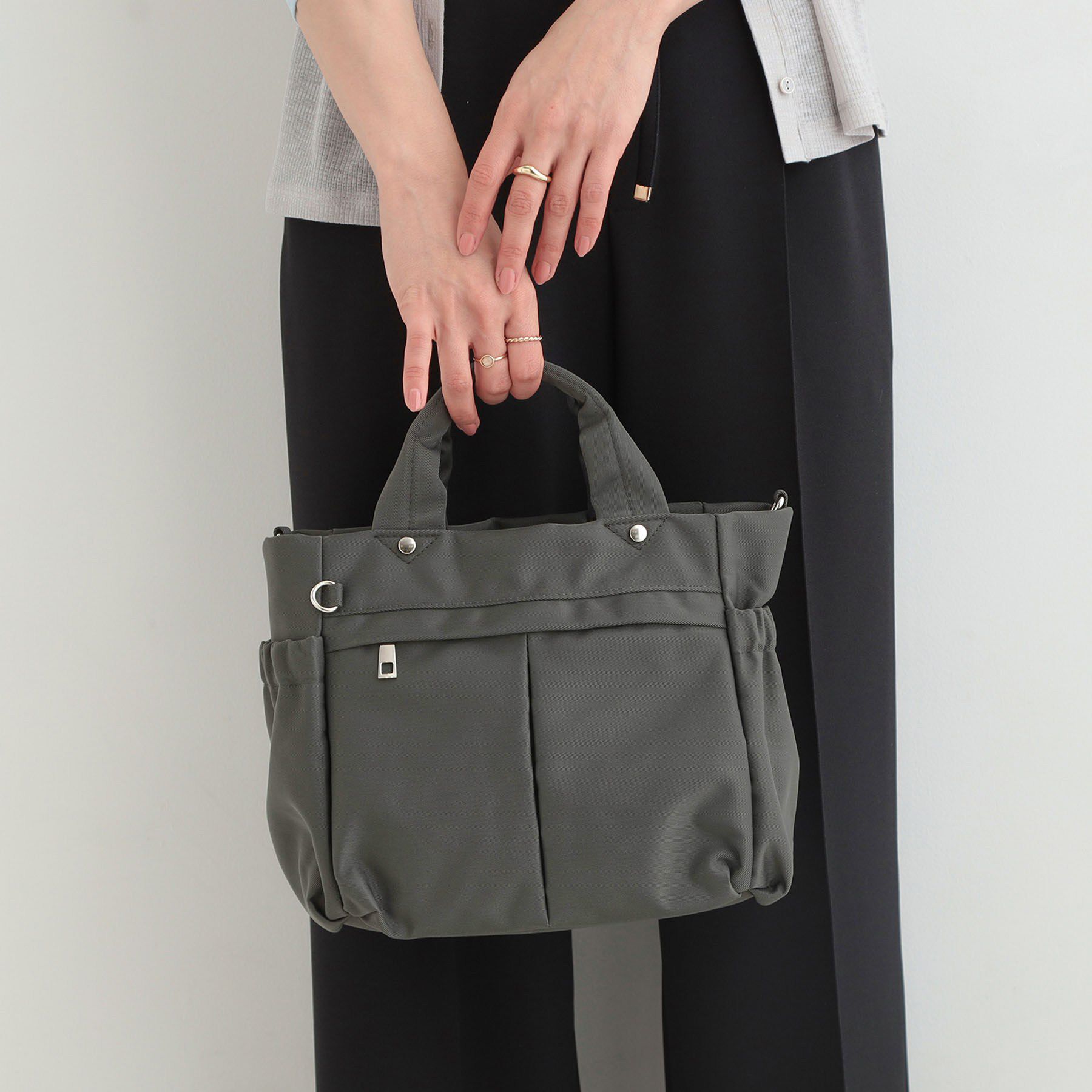 SHOO･LA･RUE「【撥水】9ポケットトート」|トートバッグ|チャコールグレー(0