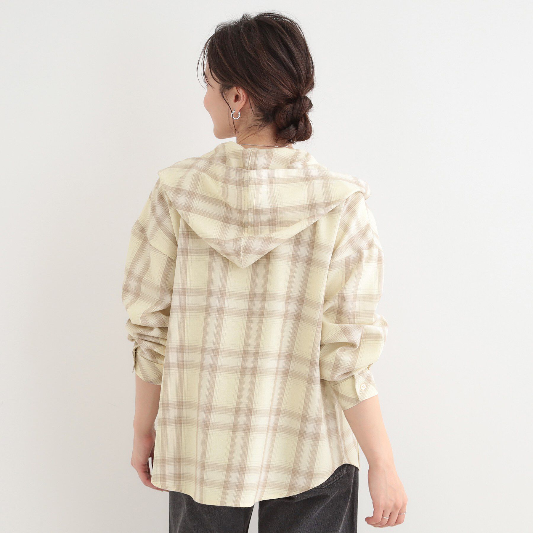 SHOO･LA･RUE「【洗濯機可/S-LL】涼しげで軽やかな チェックフーディーシャツ」|シャツ・ブラウス|