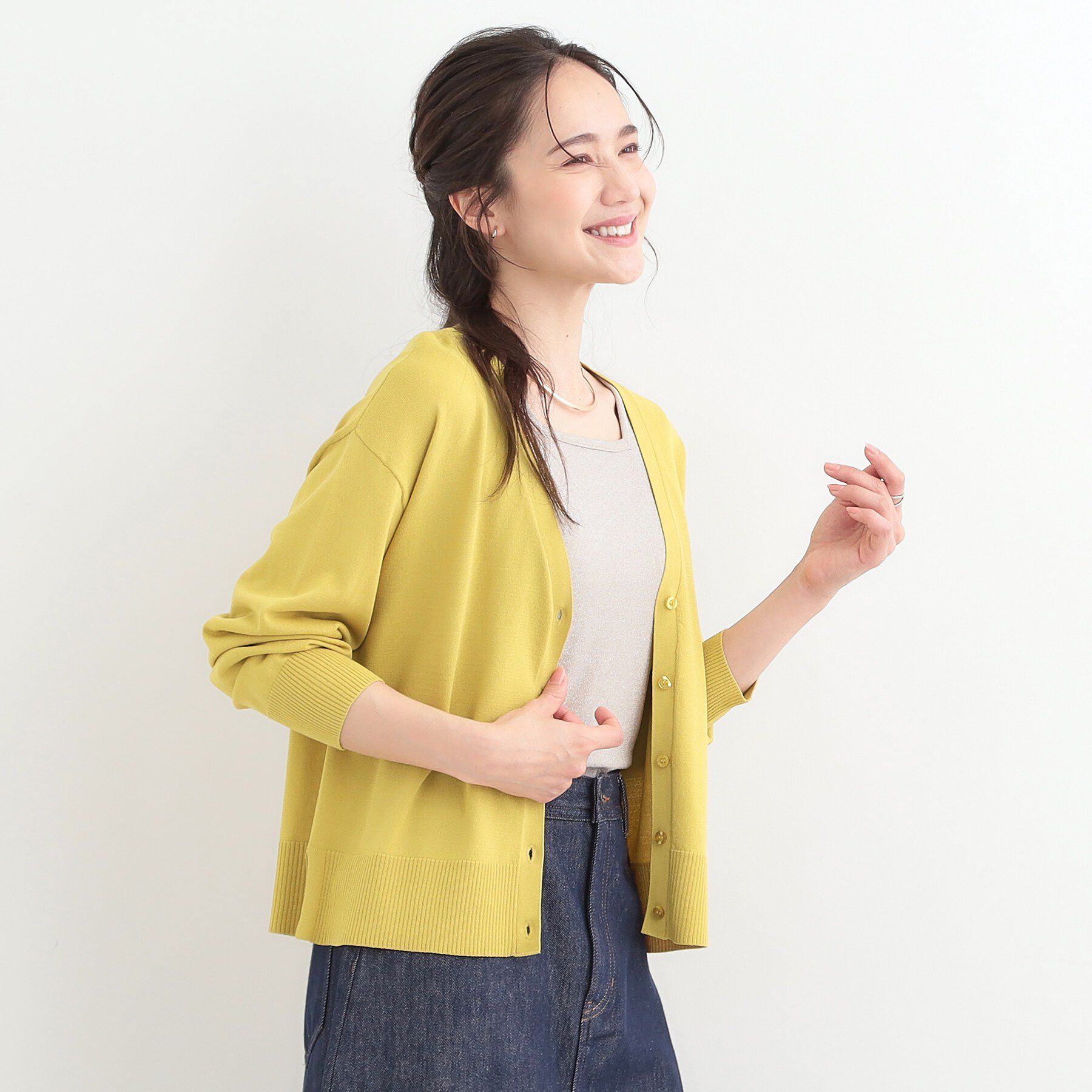 SHOO･LA･RUE「【洗濯機可/ひんやり/UV】さらっとしたタッチが心地よい ショート丈Vカーディガン」|カーディガン|