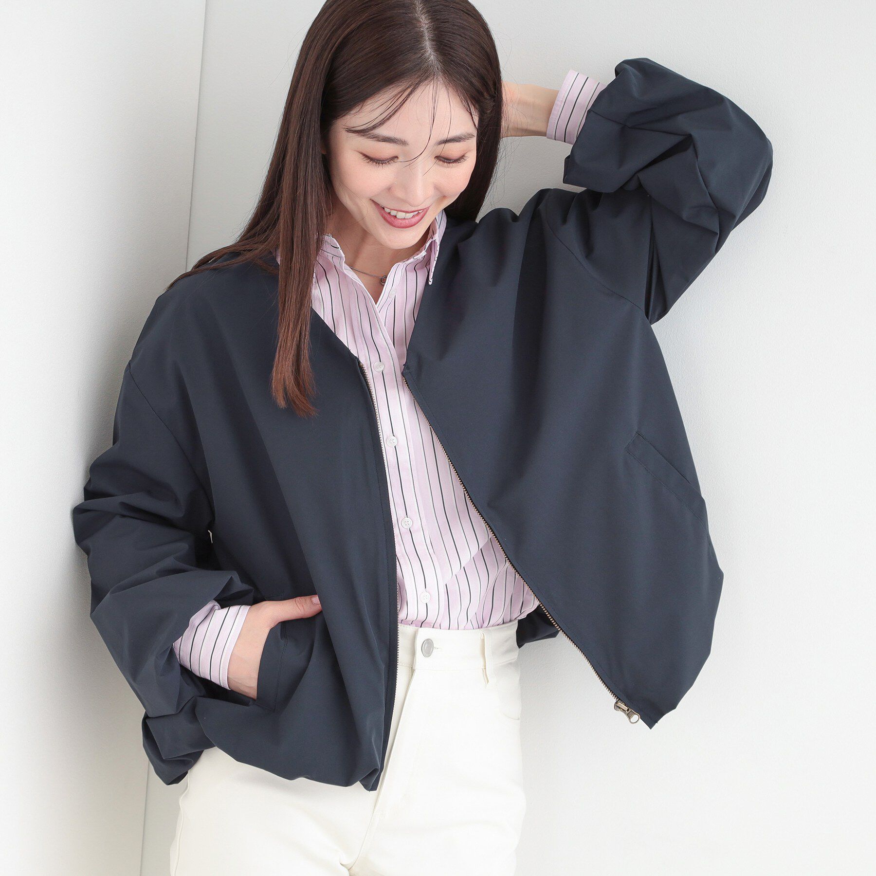 SHOO･LA･RUE「【防風/撥水/S-LL】顔回りすっきり見え　Vネックバルーンブルゾン」|ブルゾン・スタジャン|ネイビー(094)