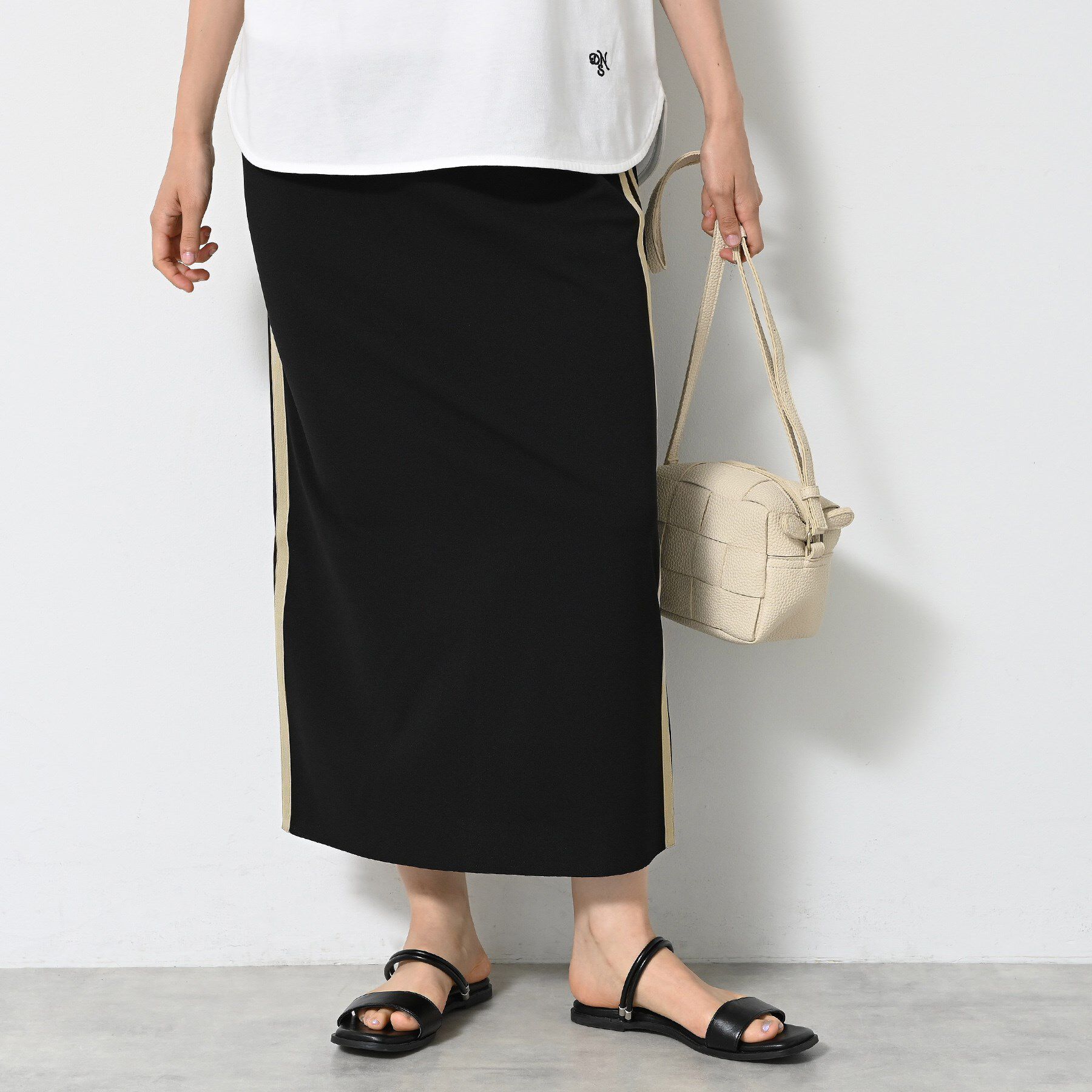 Dessin「【ウエストゴム・洗える】カットジョーゼットライン入りタイトスカート」|スカート|