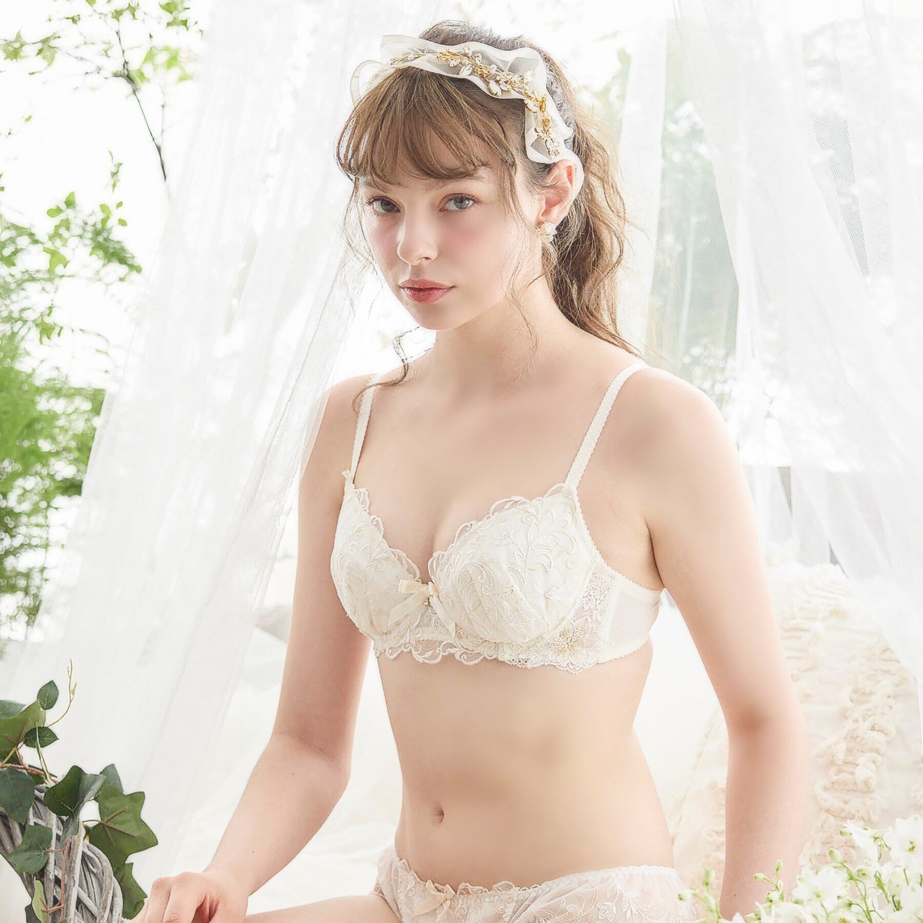 Risa Magli「イリーナ ブラジャー（E-F）＜サイドシェイプ＞」|インナー|