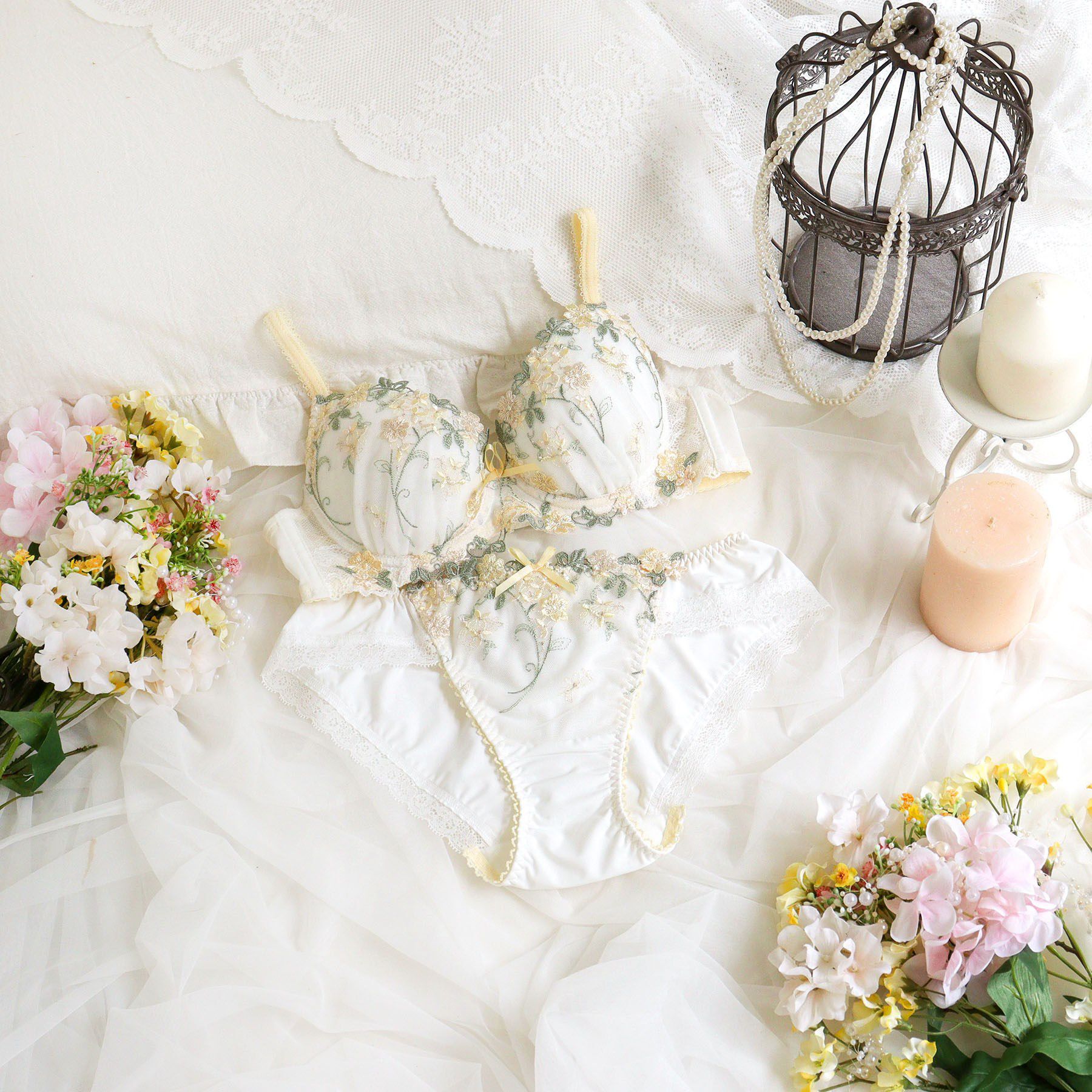 Risa Magli「ナヨン ブラジャー（E-F）＜サイドシェイプ＞」|インナー|