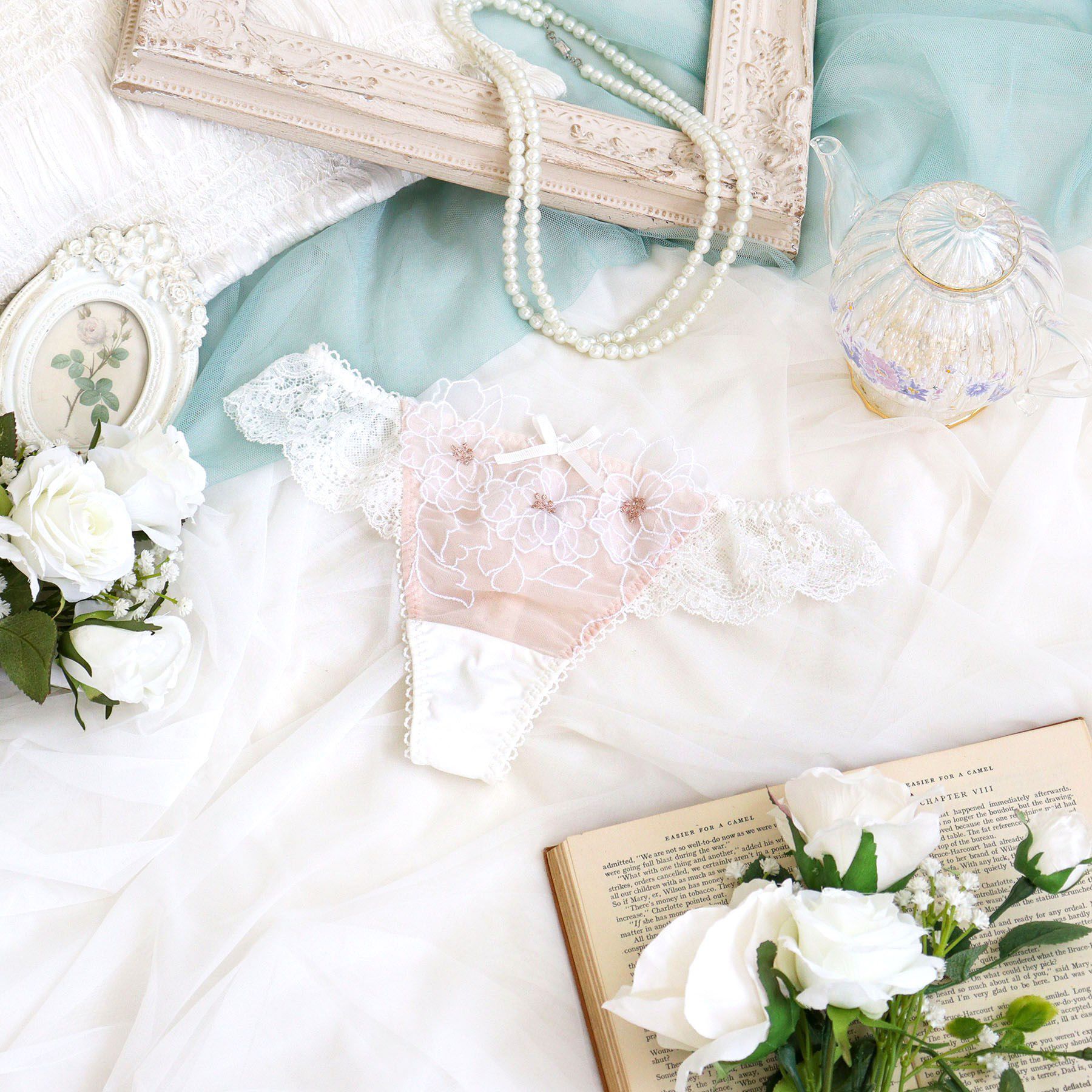 Risa Magli「スティーナ Tバック」|インナー|ホワイト(001)