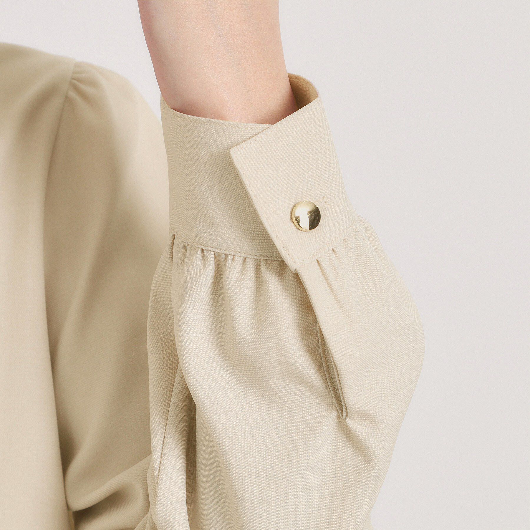 ITS&rsquo;DEMO「【入卒／洗濯機OK／イージーケア】ツイルストレッチペプラムブラウス」|シャツ・ブラウス|