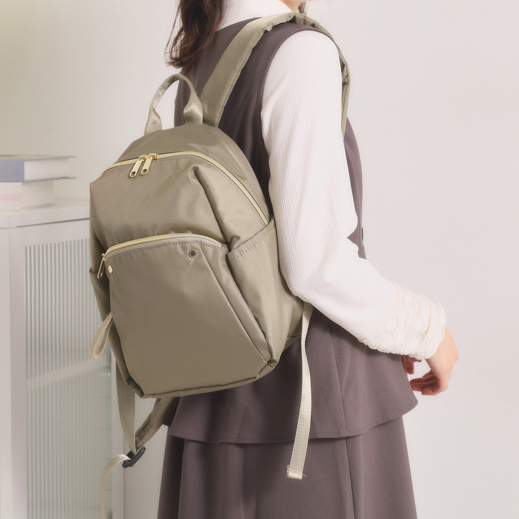 ITS&rsquo;DEMO「【8ポケット】ルニコミディリュック」|リュック|グレージュ(050)