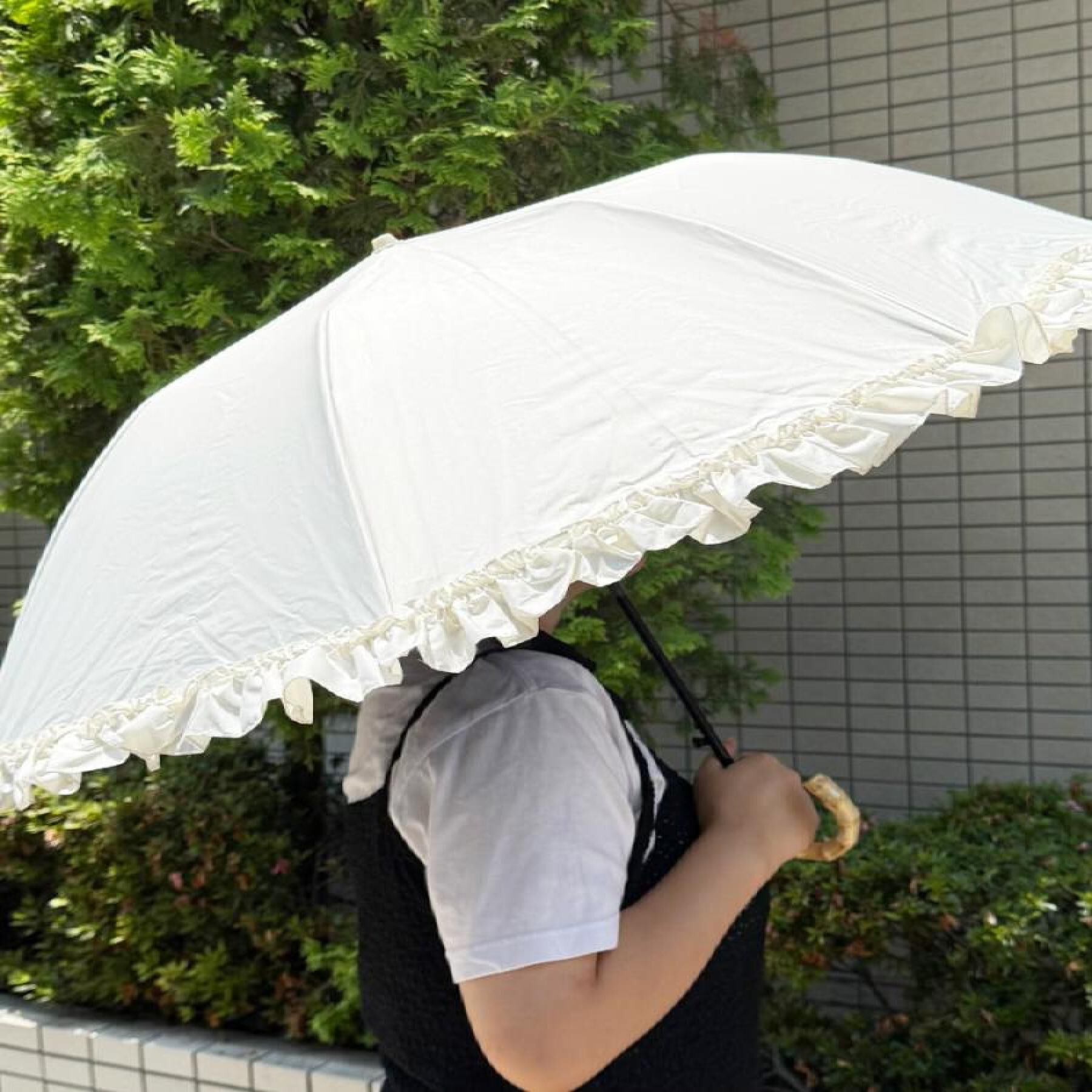 Ober Tashe「pink trick/ピンクトリック　遮光率100％！フリル折りたたみ日傘（晴雨兼用）」|傘|オフホワイト(003