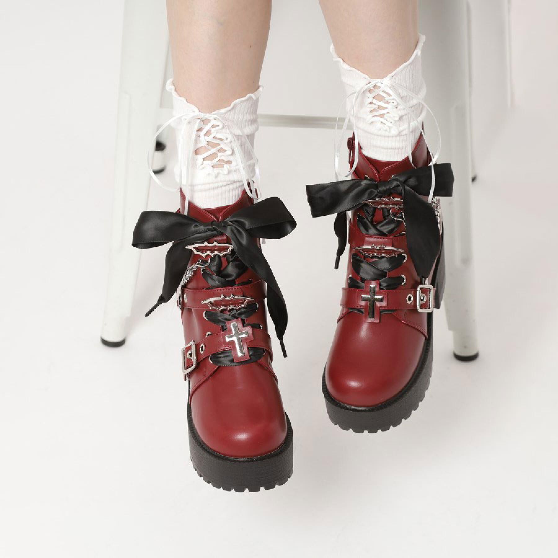 csT&P「厚底&times;コウモリ&times;十字架スニーカー」|ショートブーツ|レッド(062)