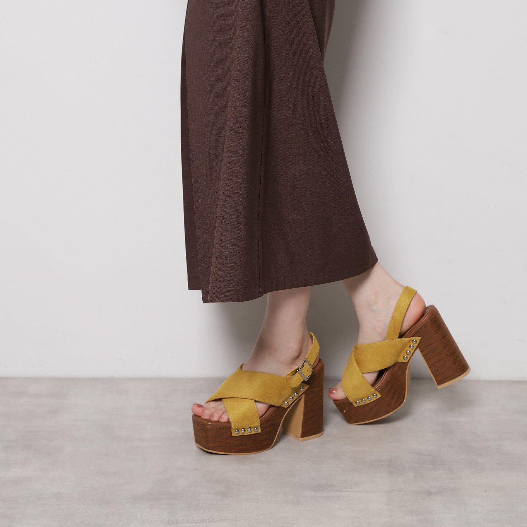 ESPERANZA「【ラク盛り／サンダル】リピーター続出／脚長美脚 クロススタッズサンダル」|サンダル|