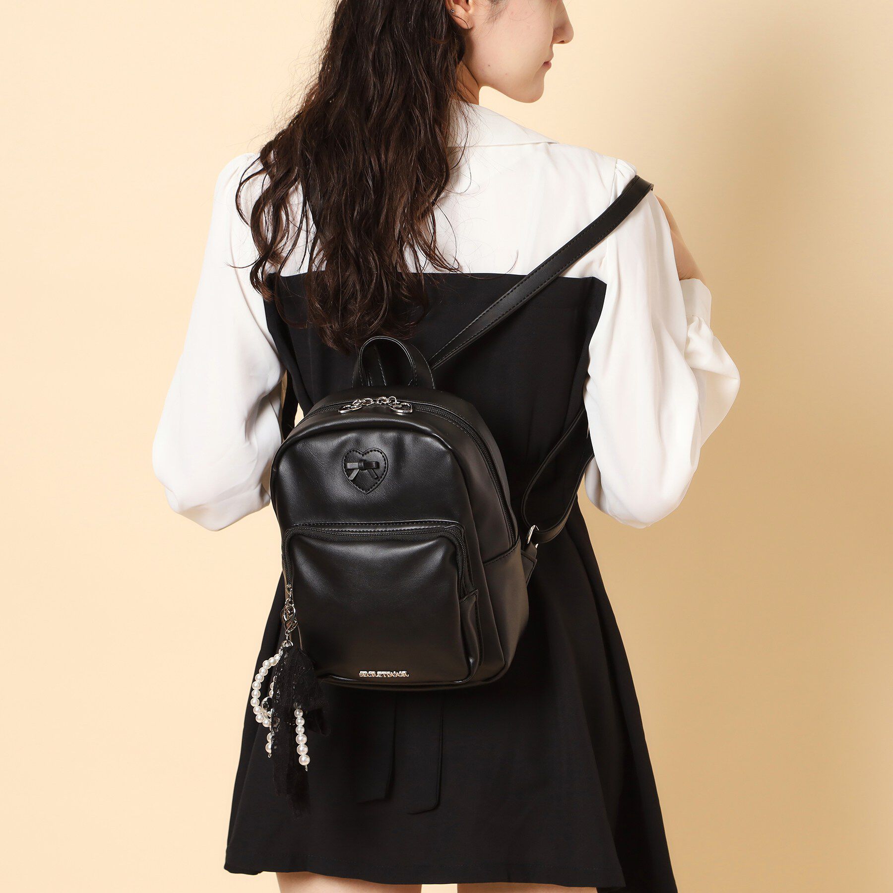 Ober Tashe「チャーム付きハートモチーフリュック」|リュック|ブラック(019)