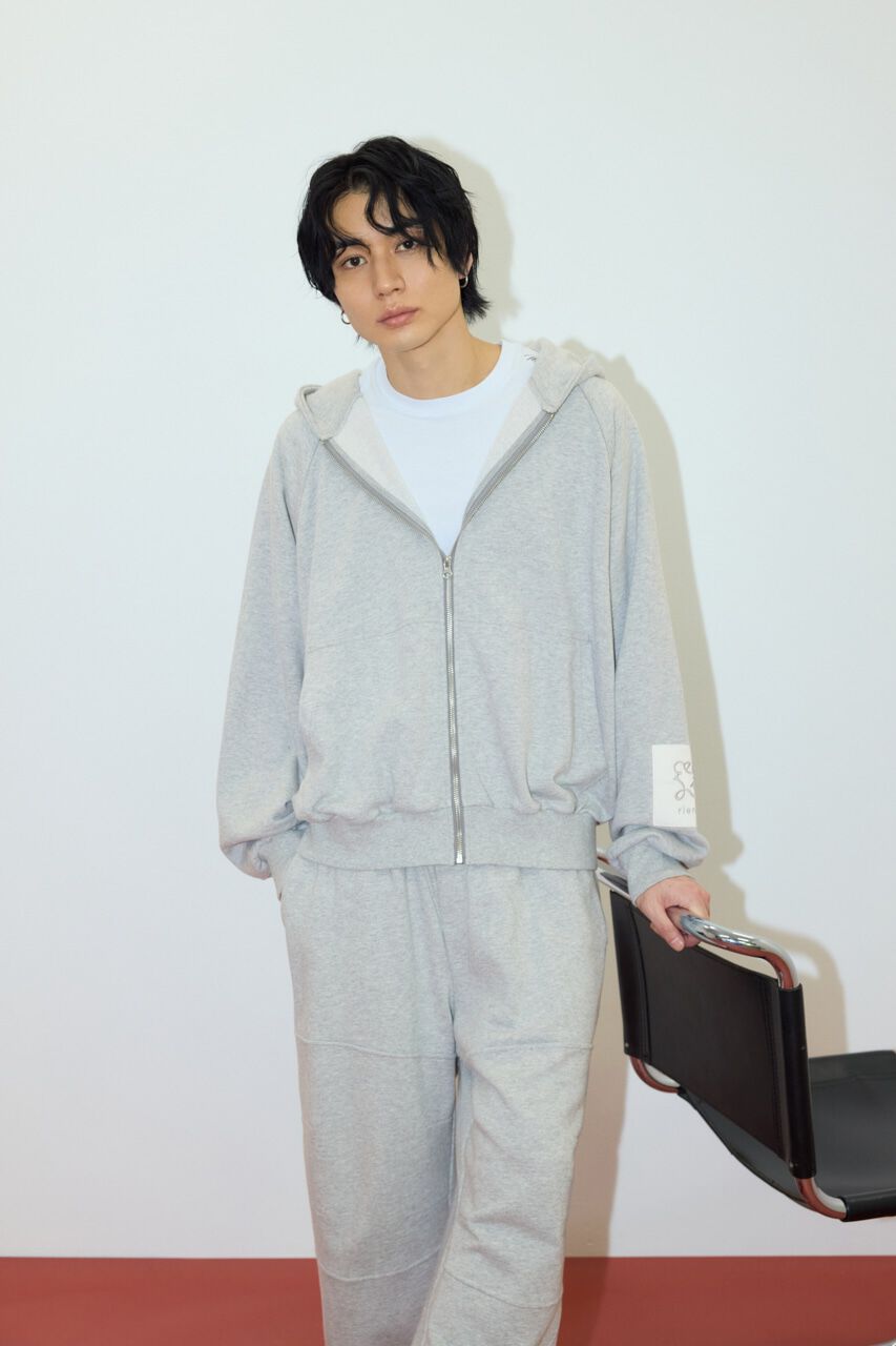 rienda「Rパッチ付きユニセックススウェットトップス」|Tシャツ・カットソー|T.GRY