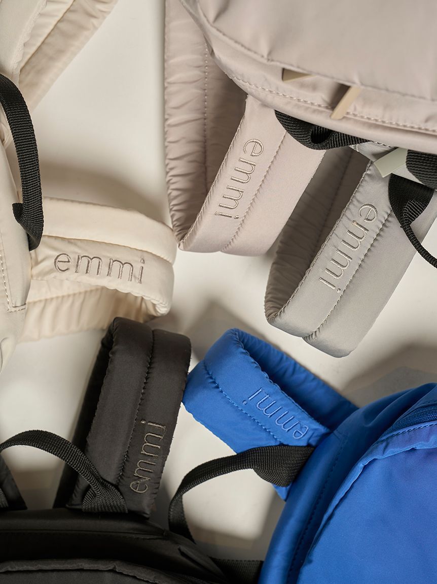 emmi atelier「【ONLINE限定カラー】eco 撥水ギャザーボディーバックパック」|リュック|