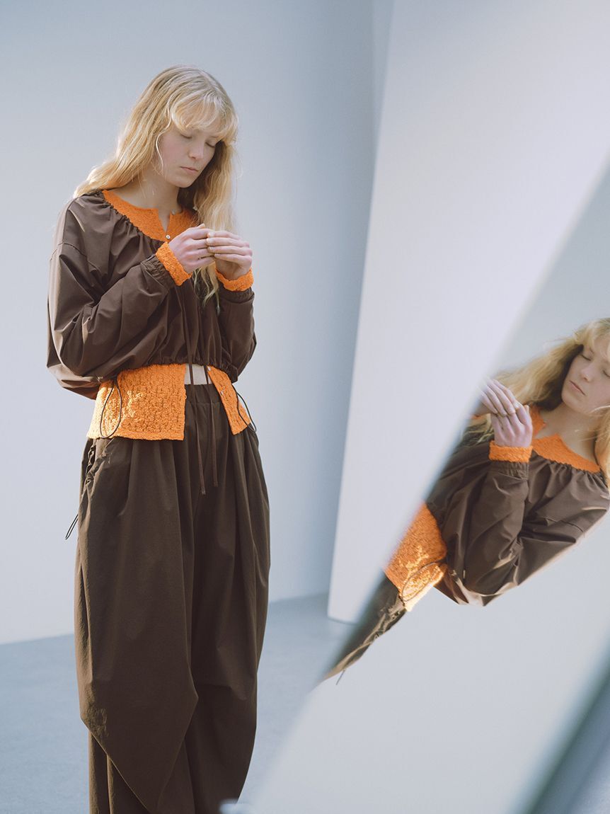 emmi atelier「【Movique】ギャザーショートフーディー/撥水/UVカット/接触冷感」|スウェット・ジャージ|