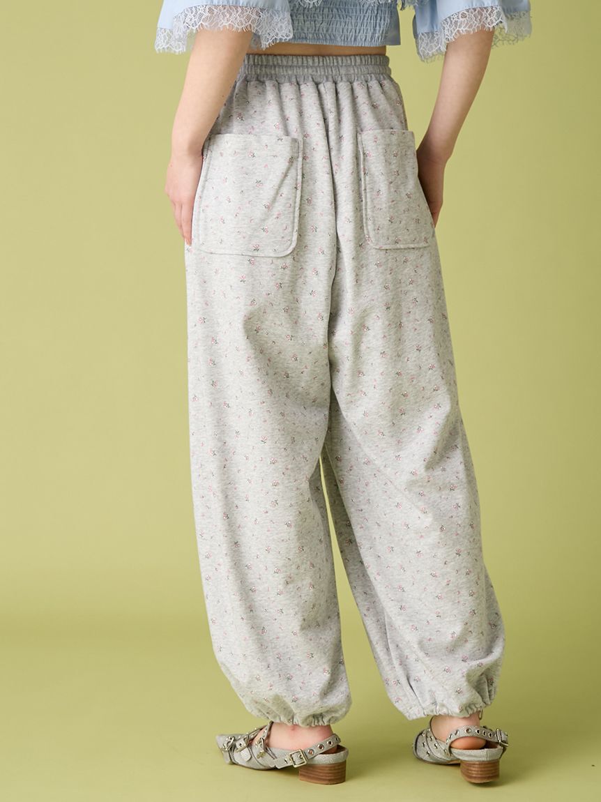 FURFUR「【限定カラー】ミニフラワープリントスウェットパンツ」|チノ|