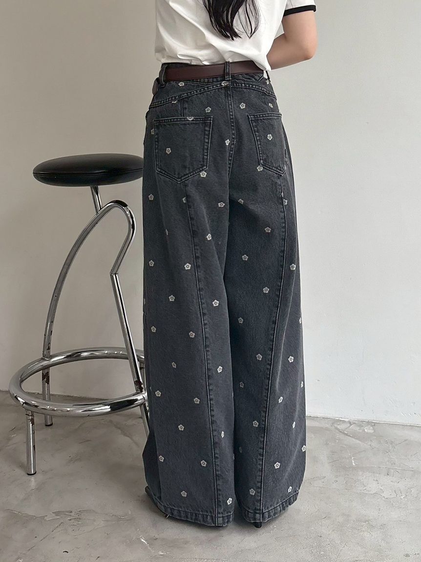 LILY BROWN「【WEB限定】【LILY BROWN&times;MARY QUANT】デイジー柄ワイドデニムパンツ」|デニム|