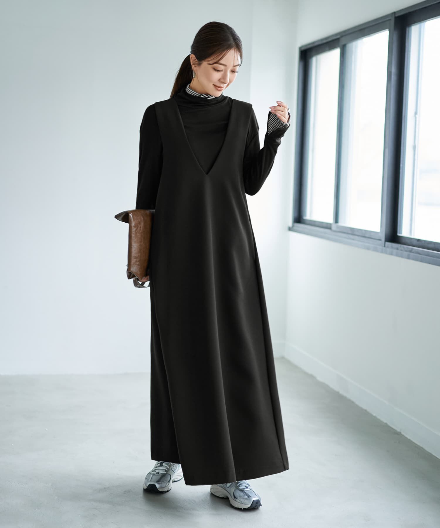 STYLE DELI「【LUXE】AラインフロントVジャンパースカート」|ジャンパースカート|ブラック