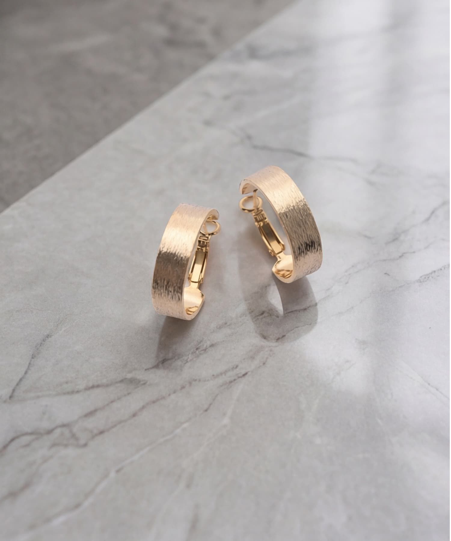 STYLE DELI「テクスチャー平打ちフープピアス」|ピアス|